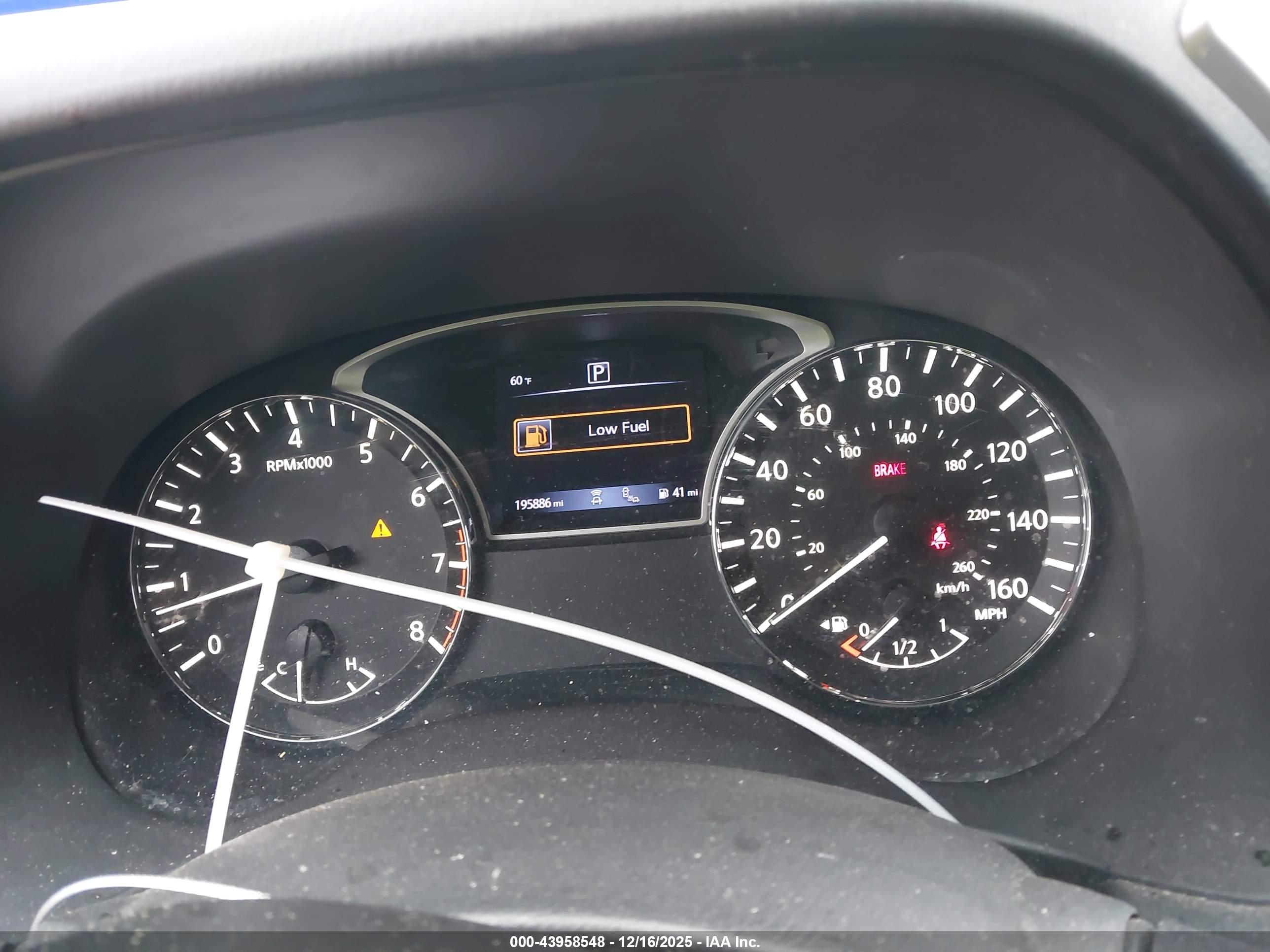 NISSAN PATHFINDER image 7