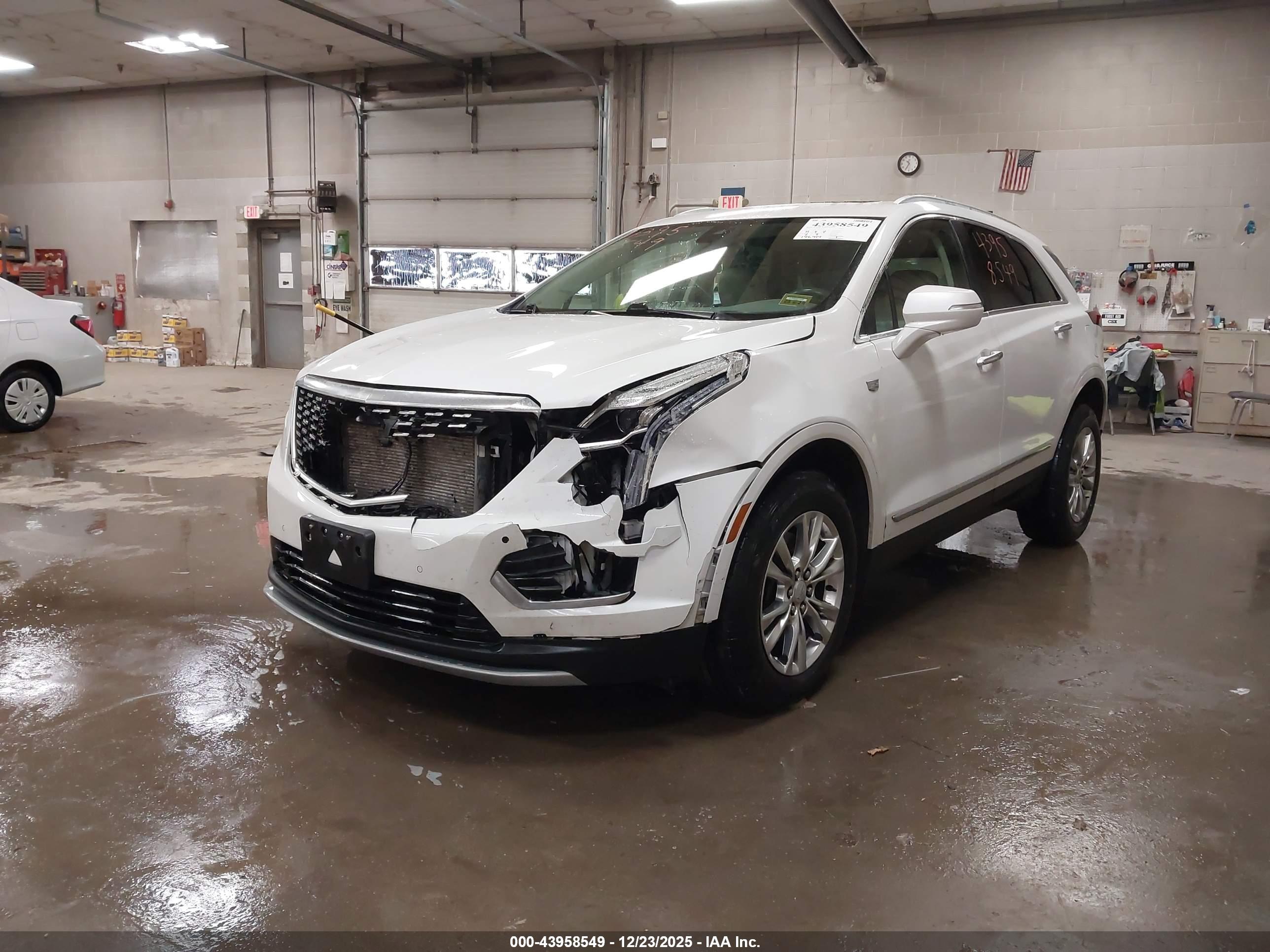CADILLAC XT5 image 2