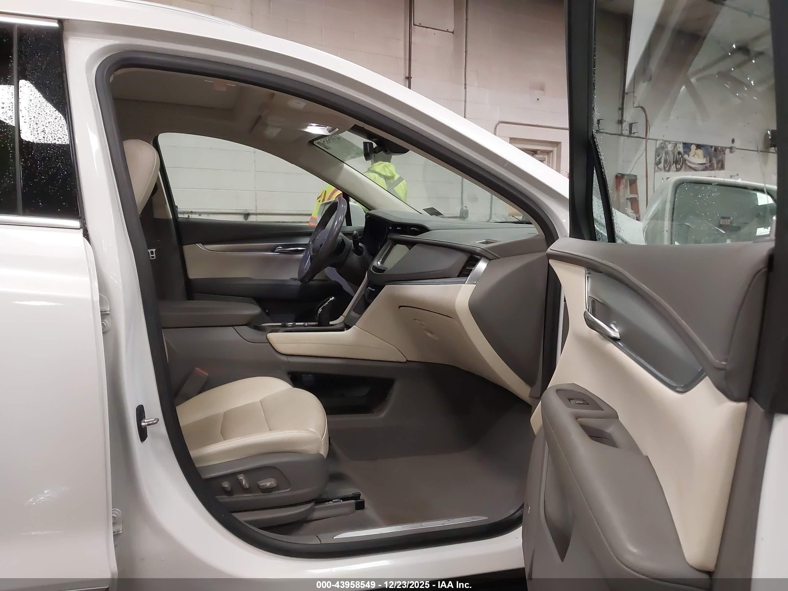 CADILLAC XT5 image 5