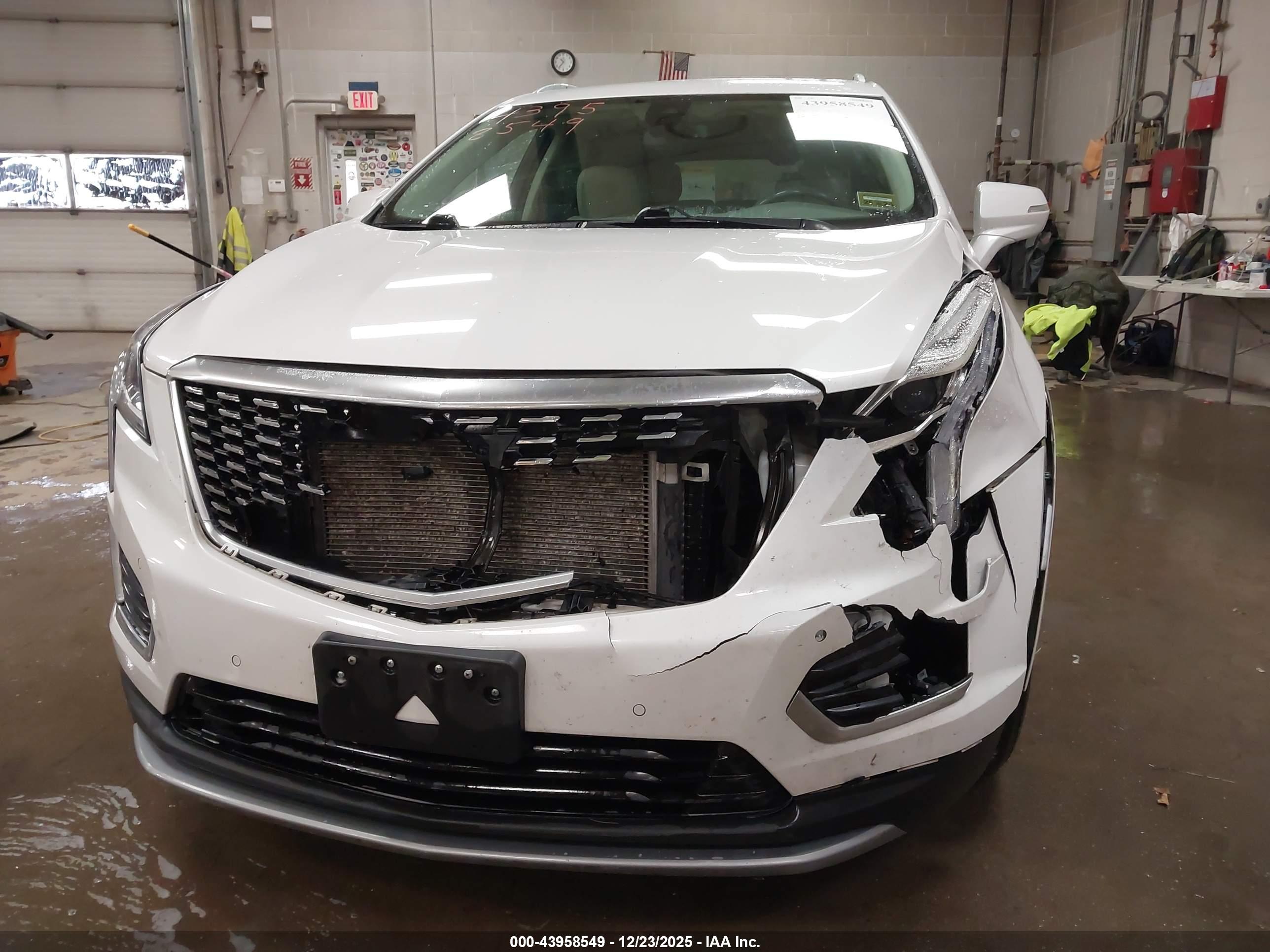 CADILLAC XT5 image 6