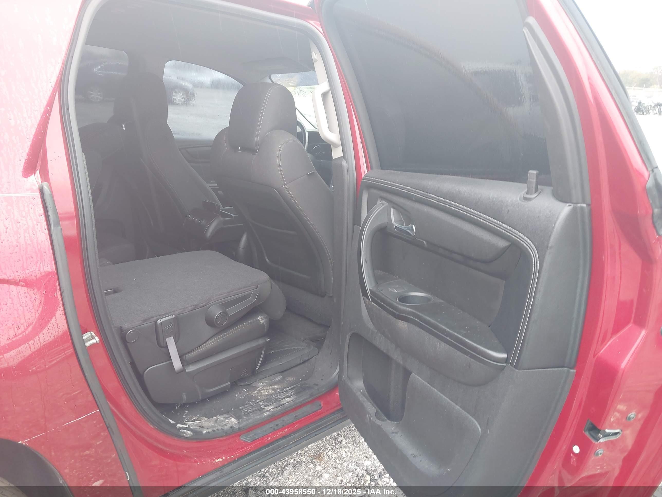 GMC ACADIA image 8