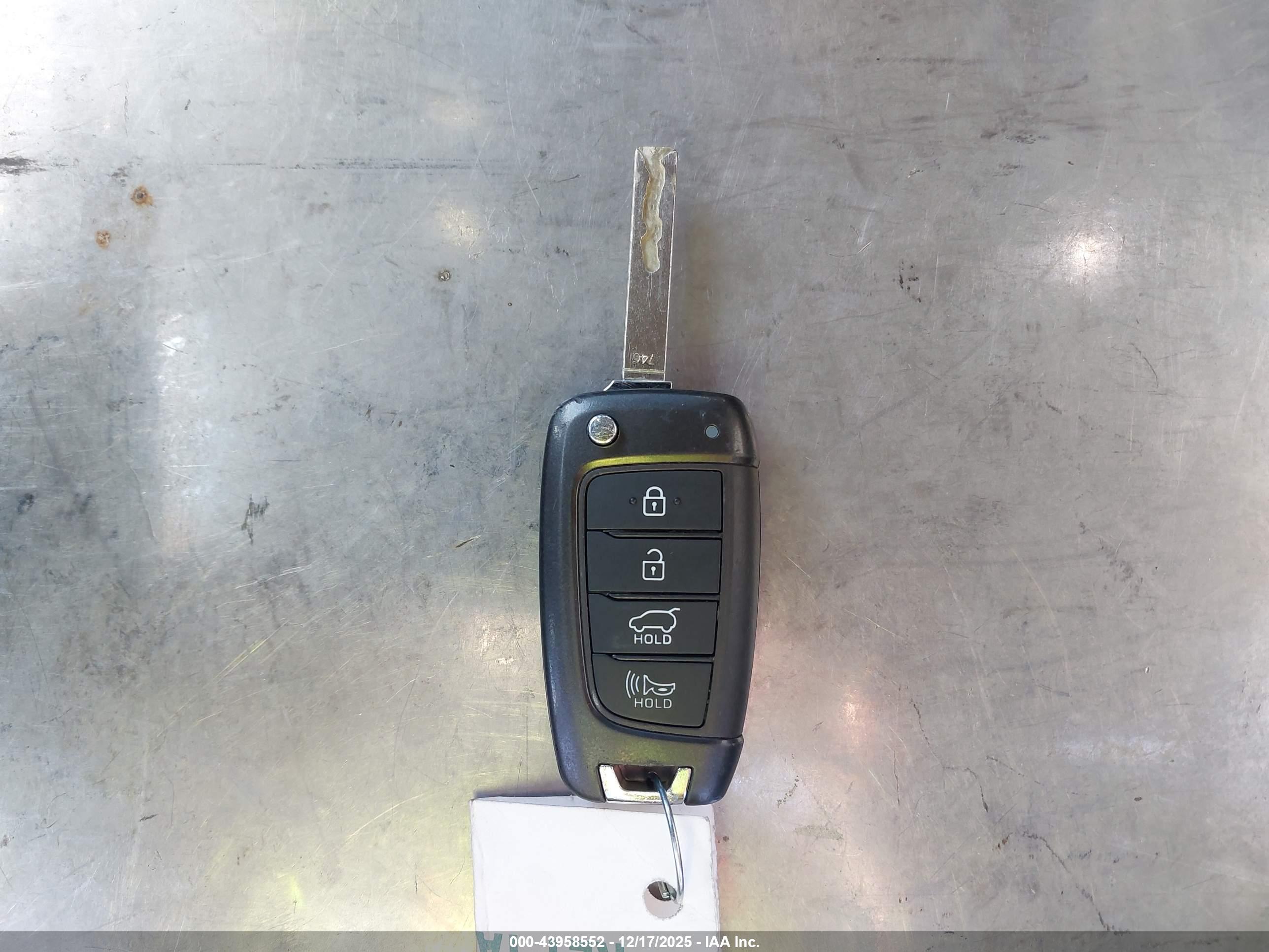 HYUNDAI KONA image 11