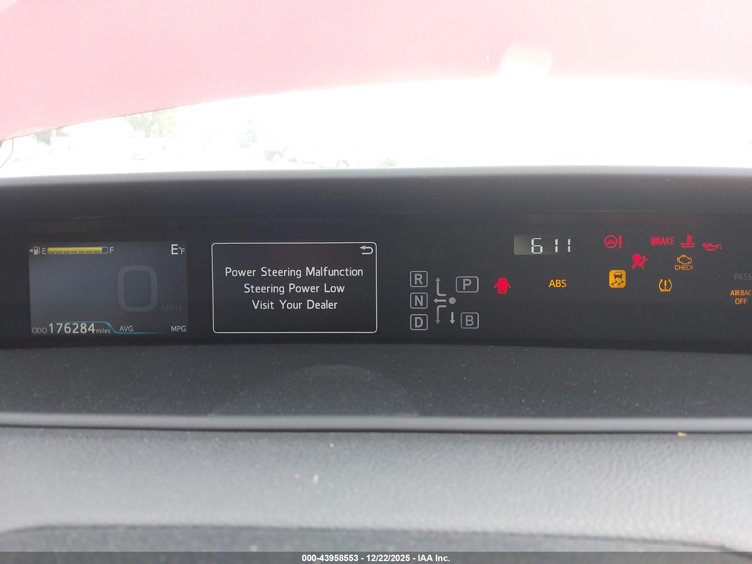 TOYOTA PRIUS image 7