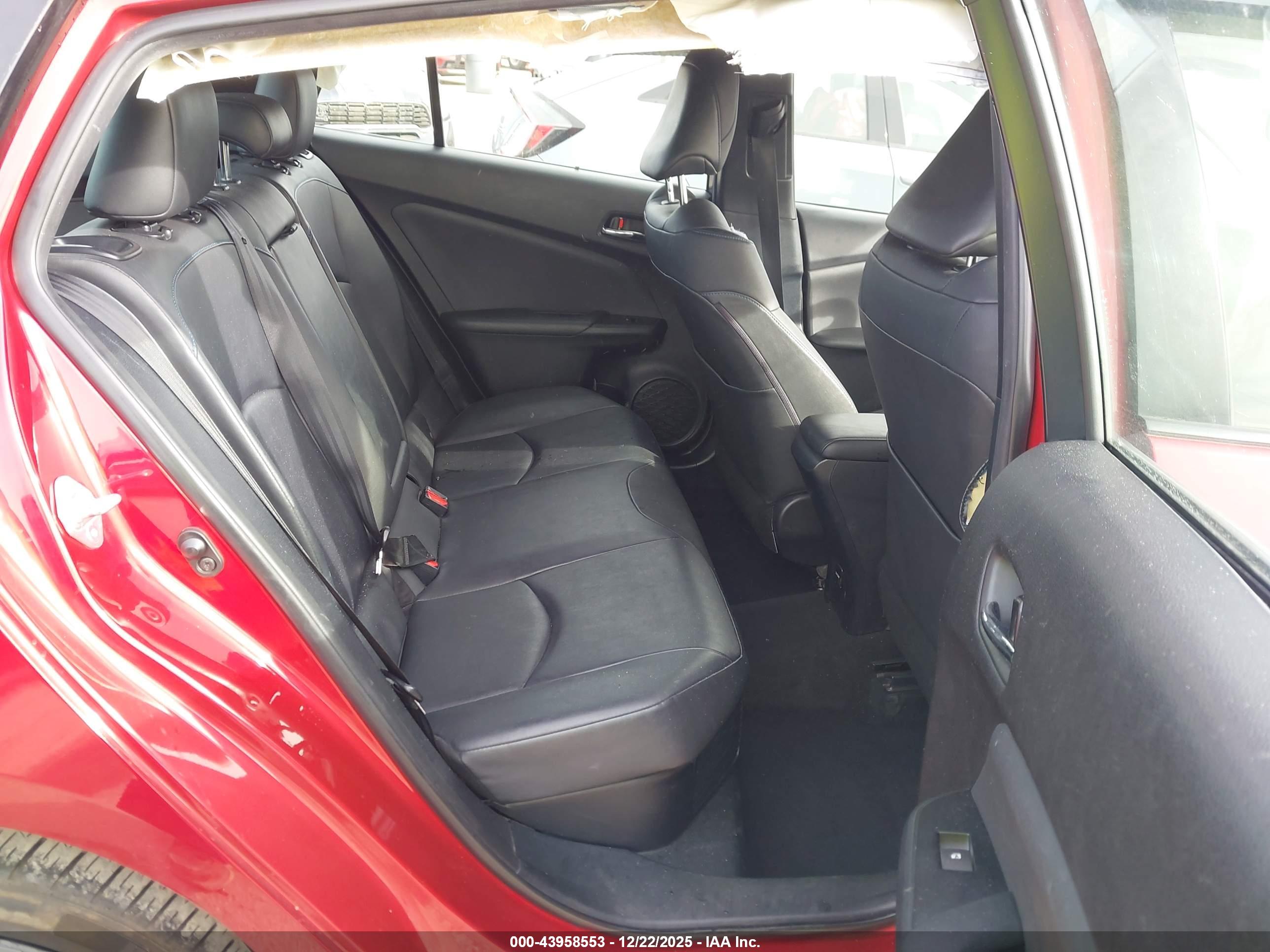 TOYOTA PRIUS image 8