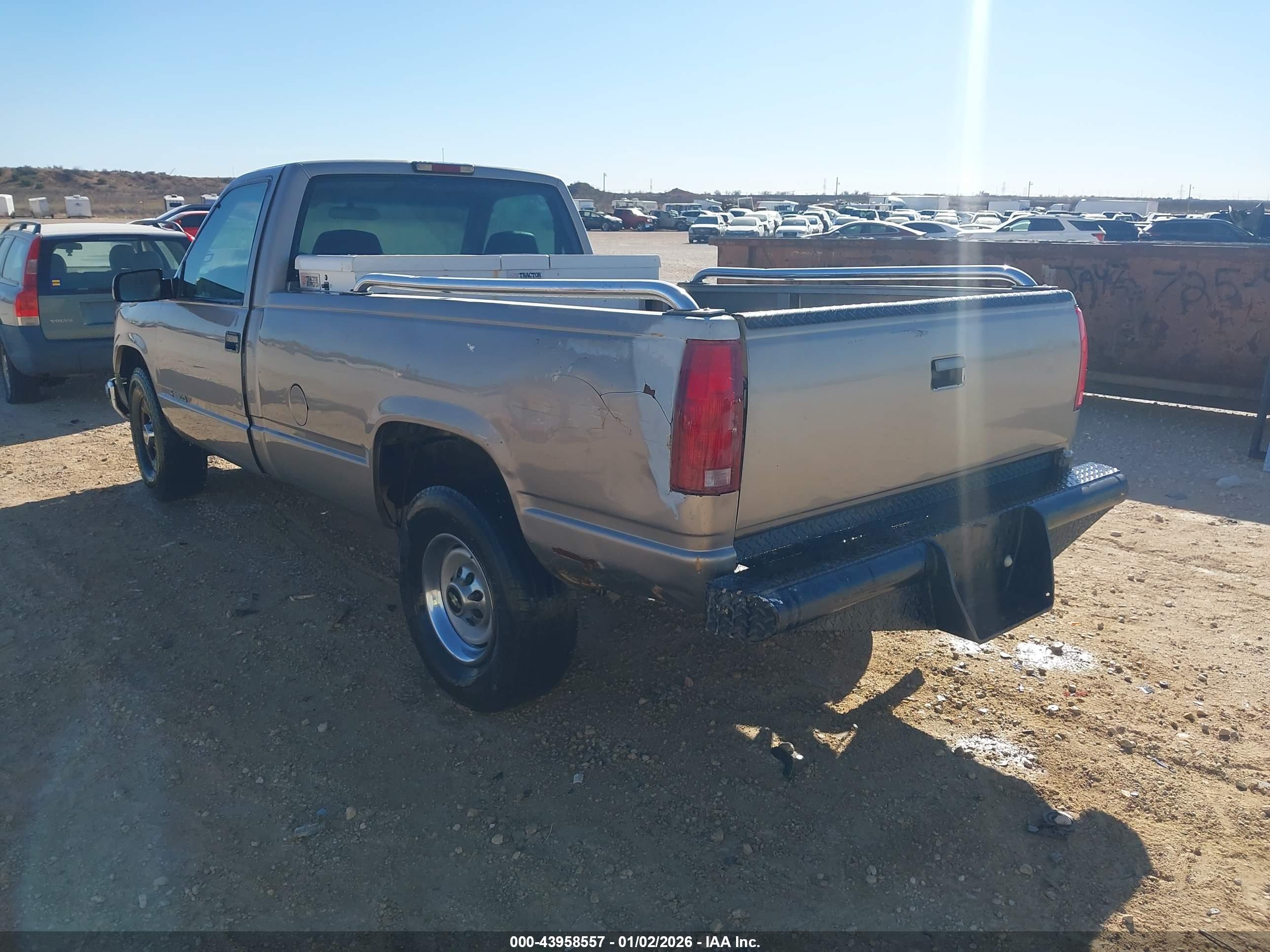CHEVROLET C2500 image 3