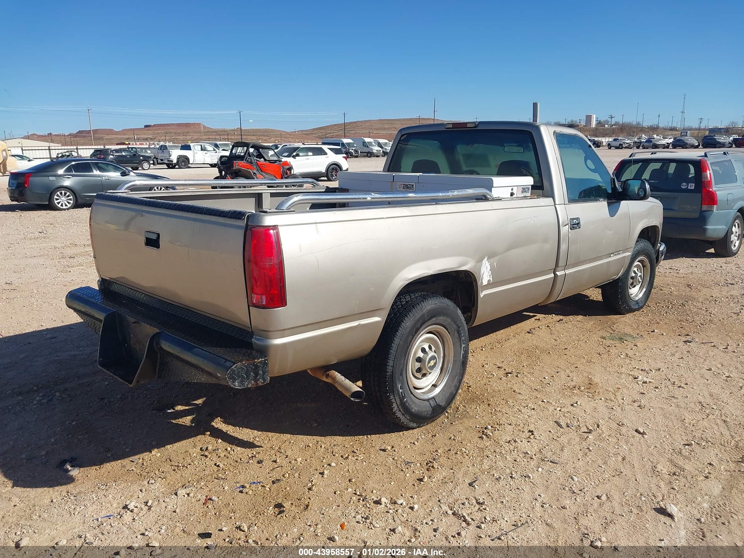 CHEVROLET C2500 image 4