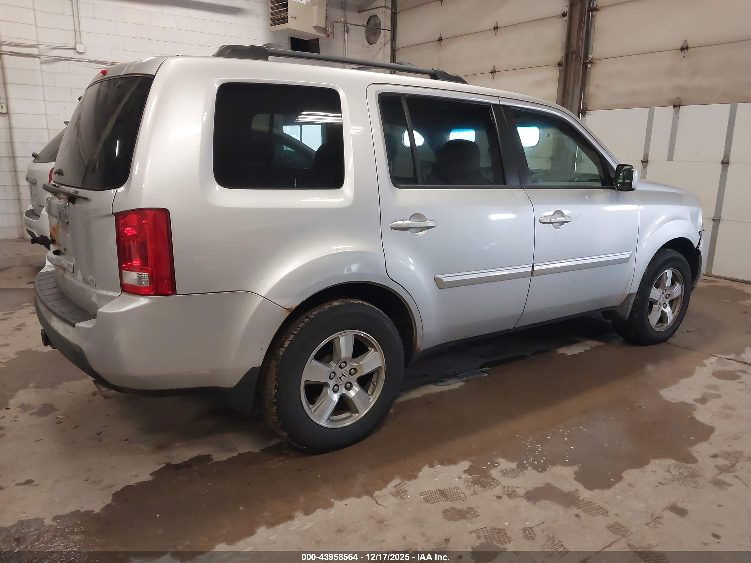 HONDA PILOT image 4