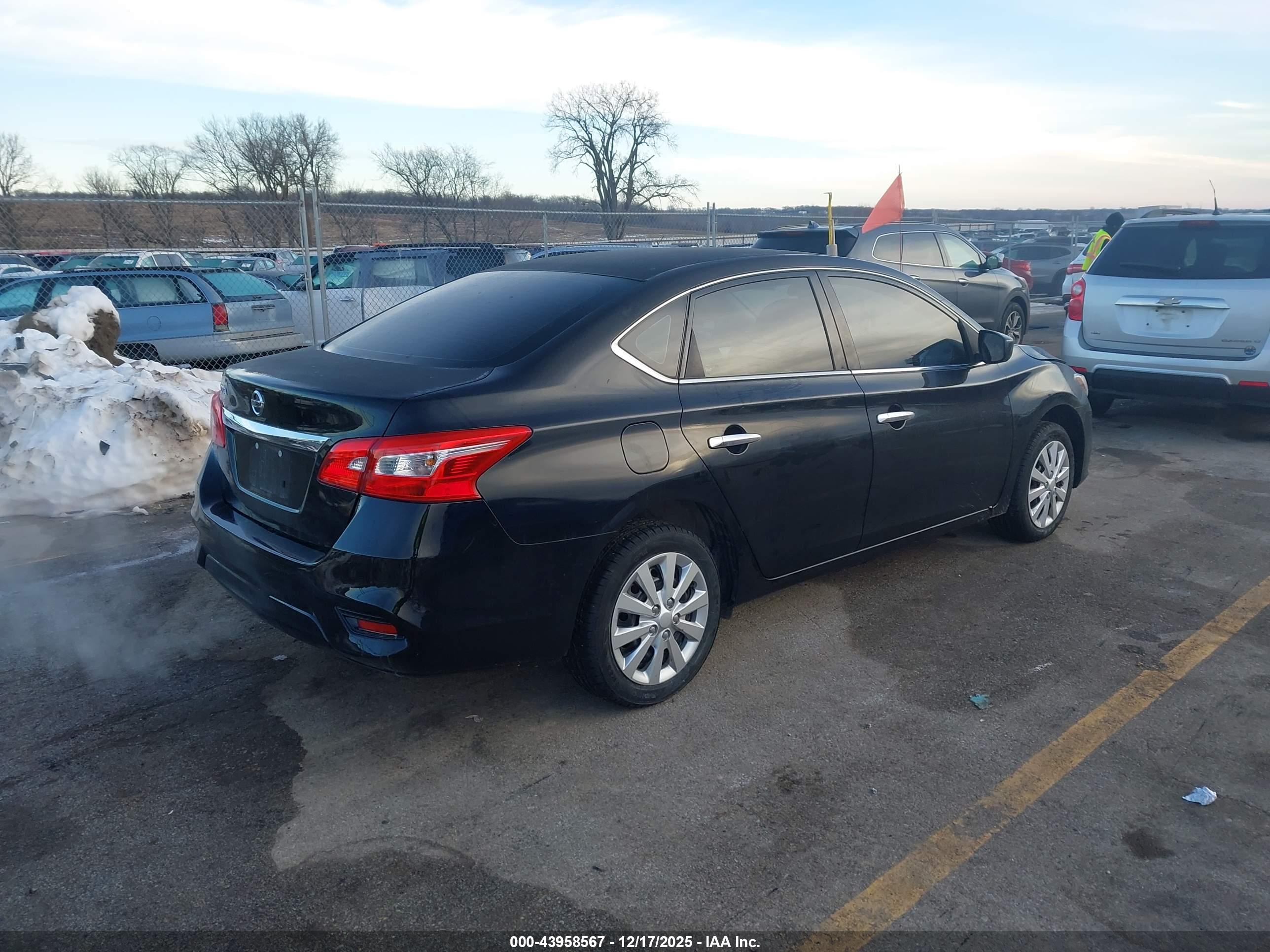 NISSAN SENTRA image 4