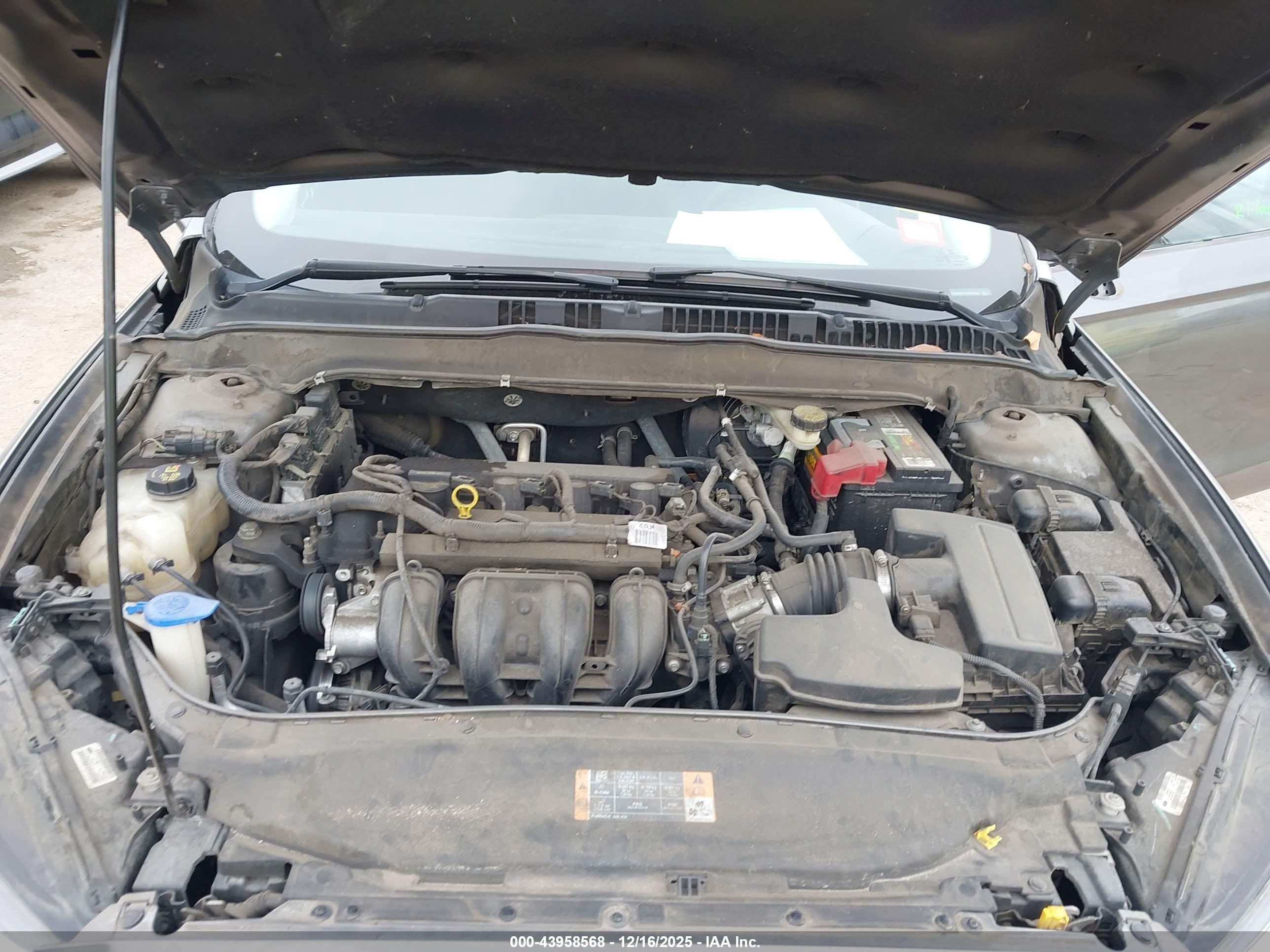 FORD FUSION image 10