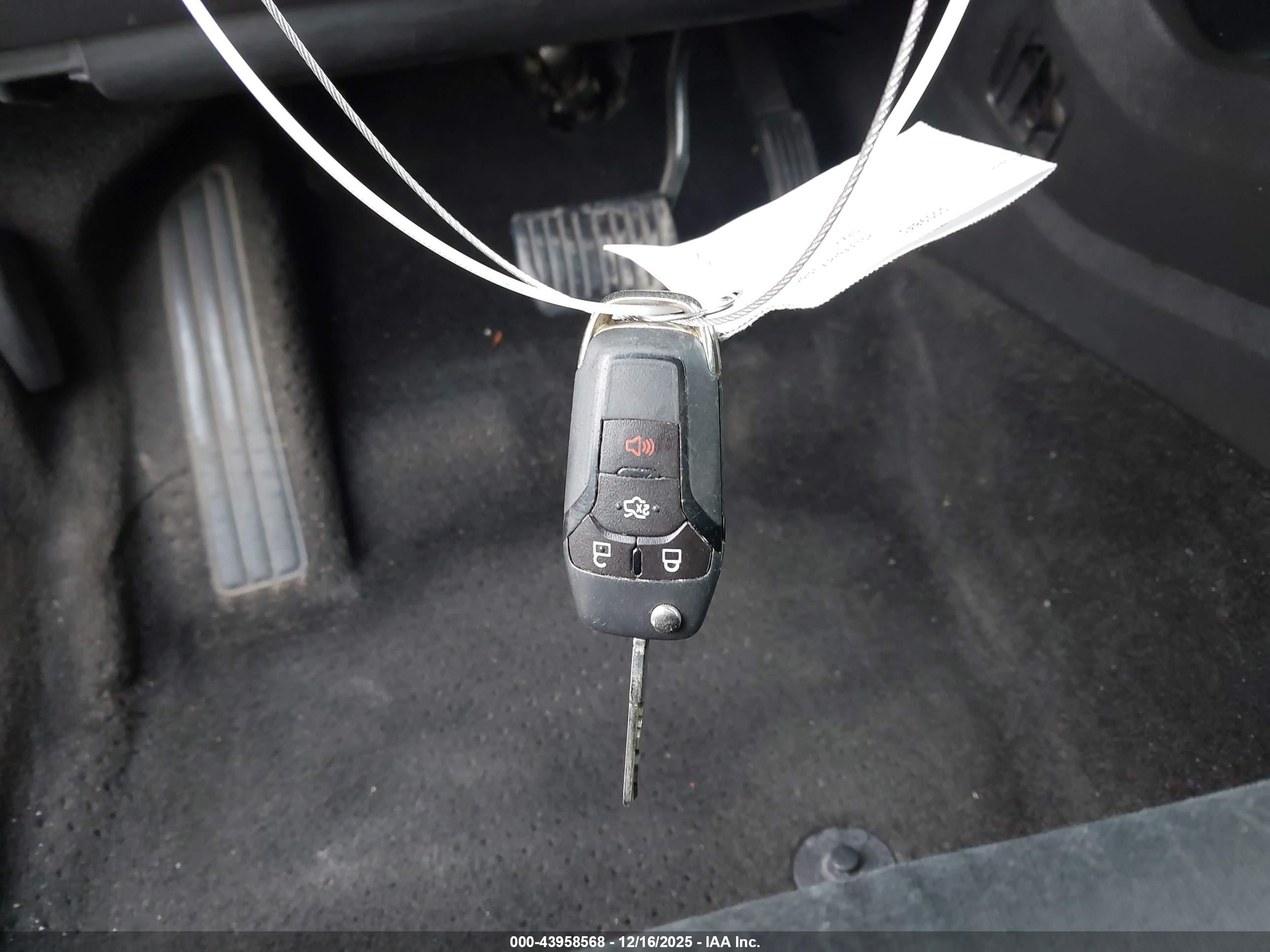 FORD FUSION image 11