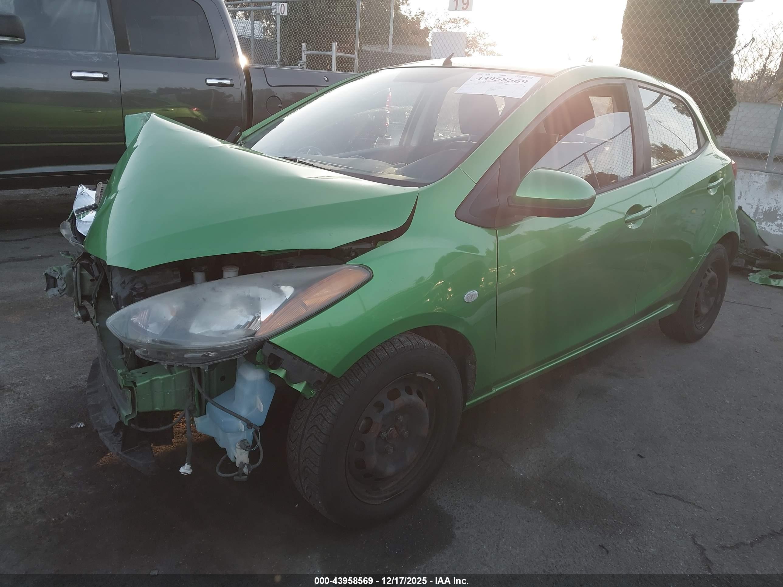 MAZDA MAZDA2 image 2