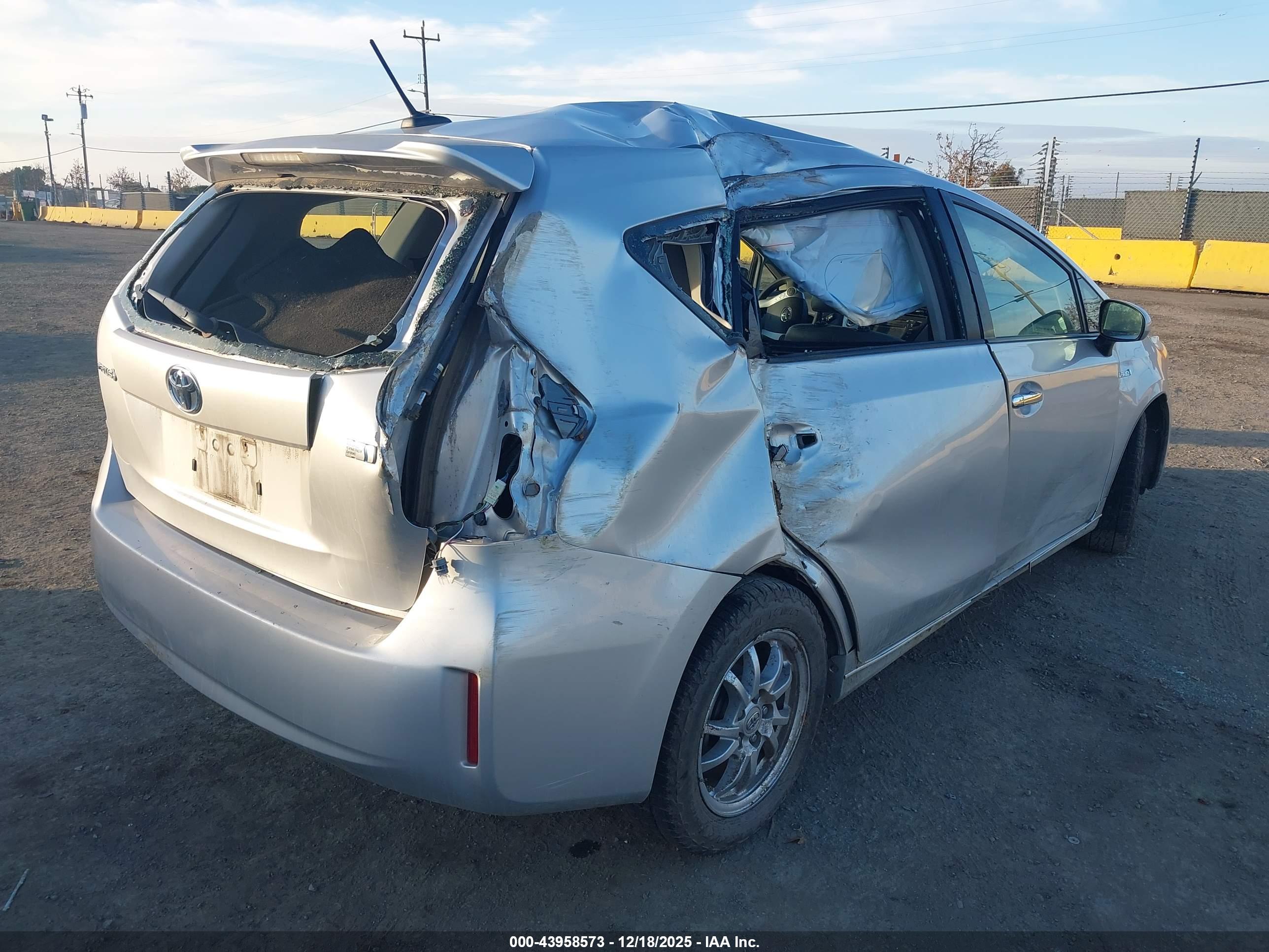 TOYOTA PRIUS image 4