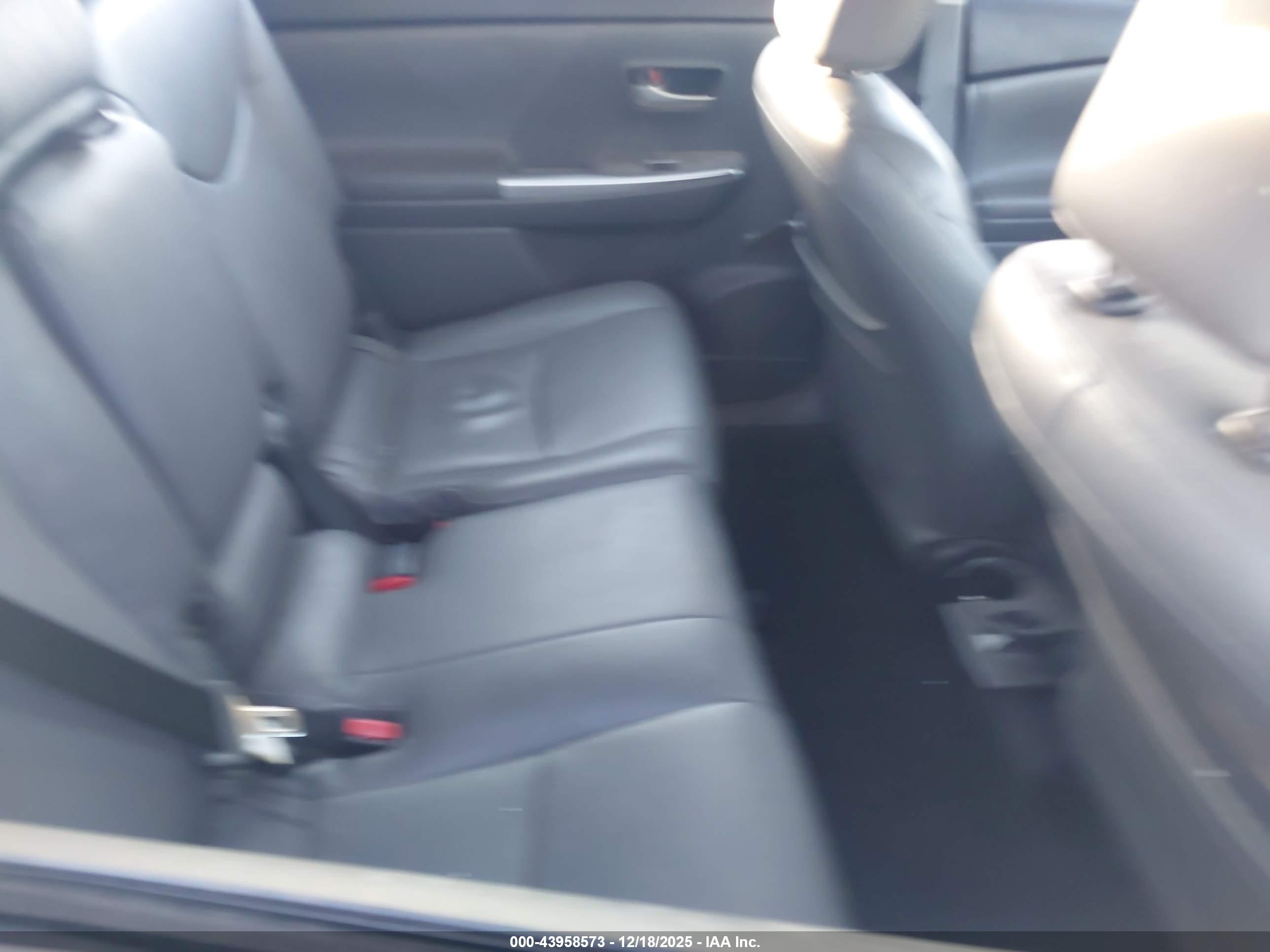 TOYOTA PRIUS image 8