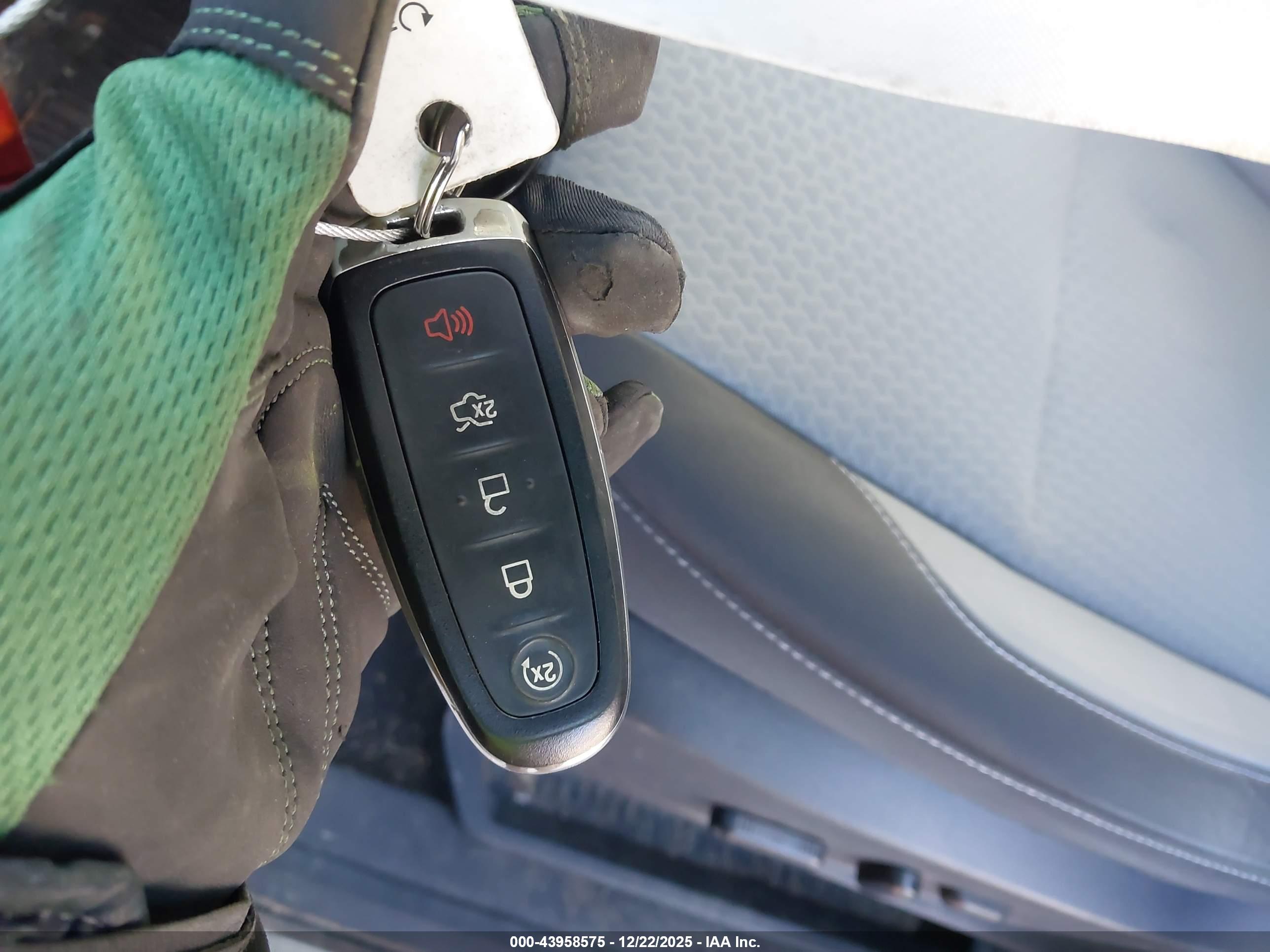 FORD ESCAPE image 11