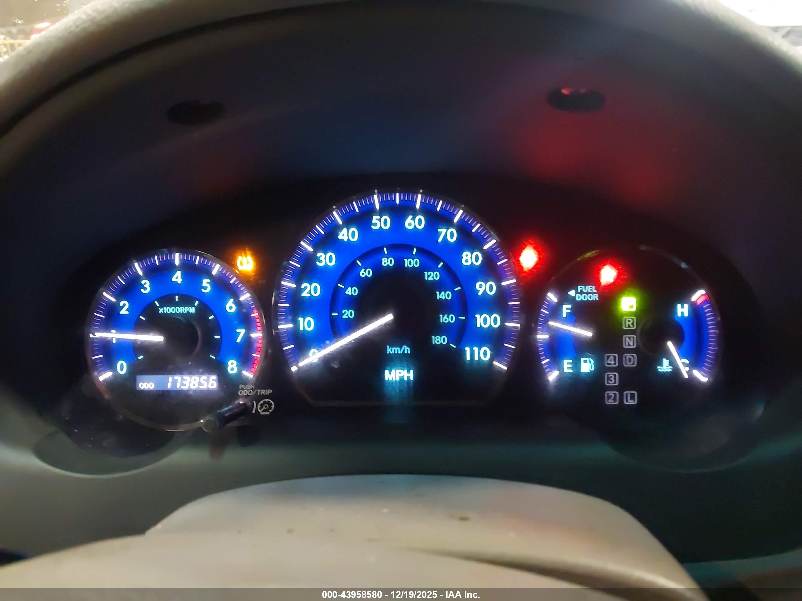 TOYOTA SIENNA image 7