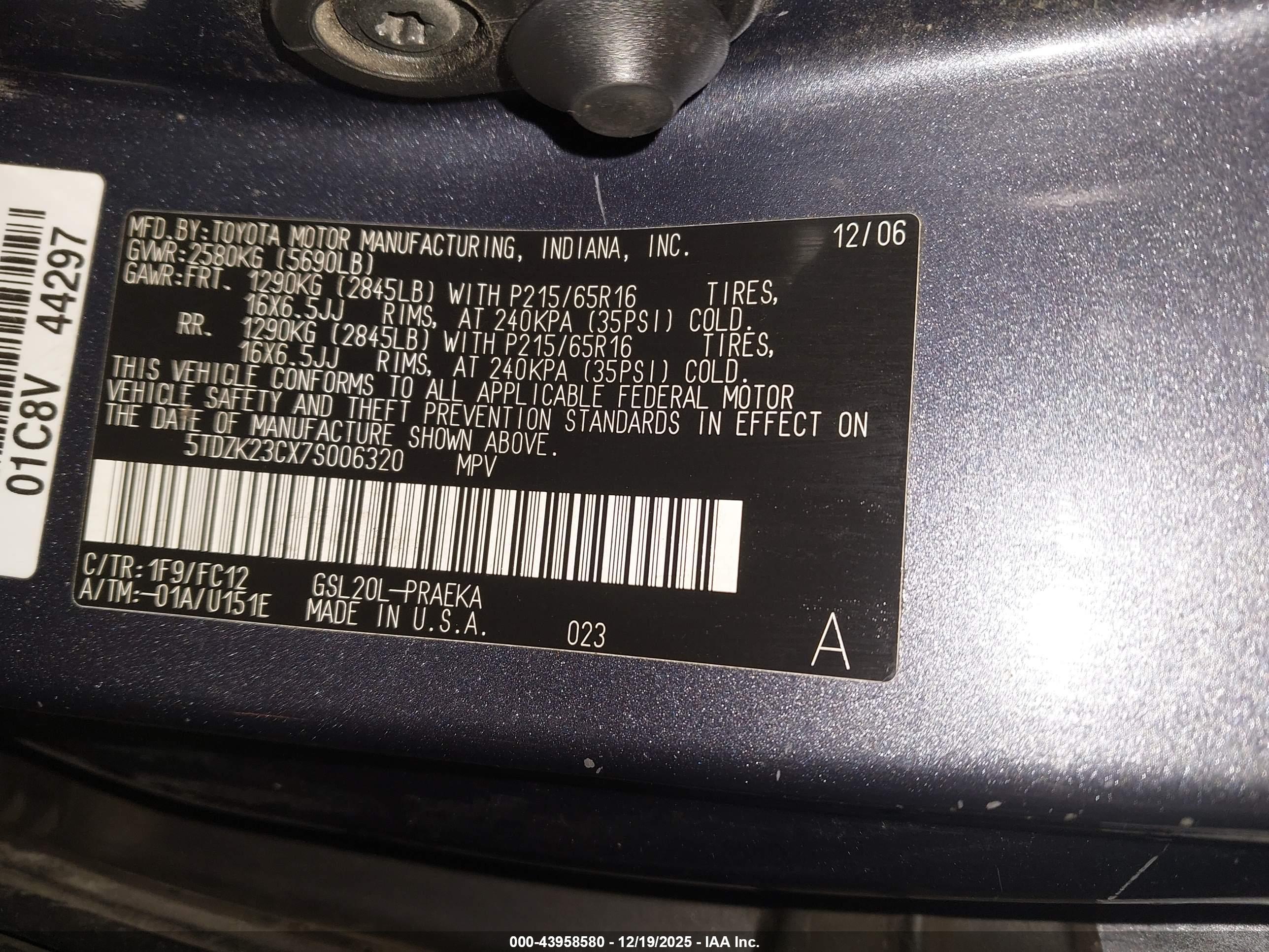 TOYOTA SIENNA image 9