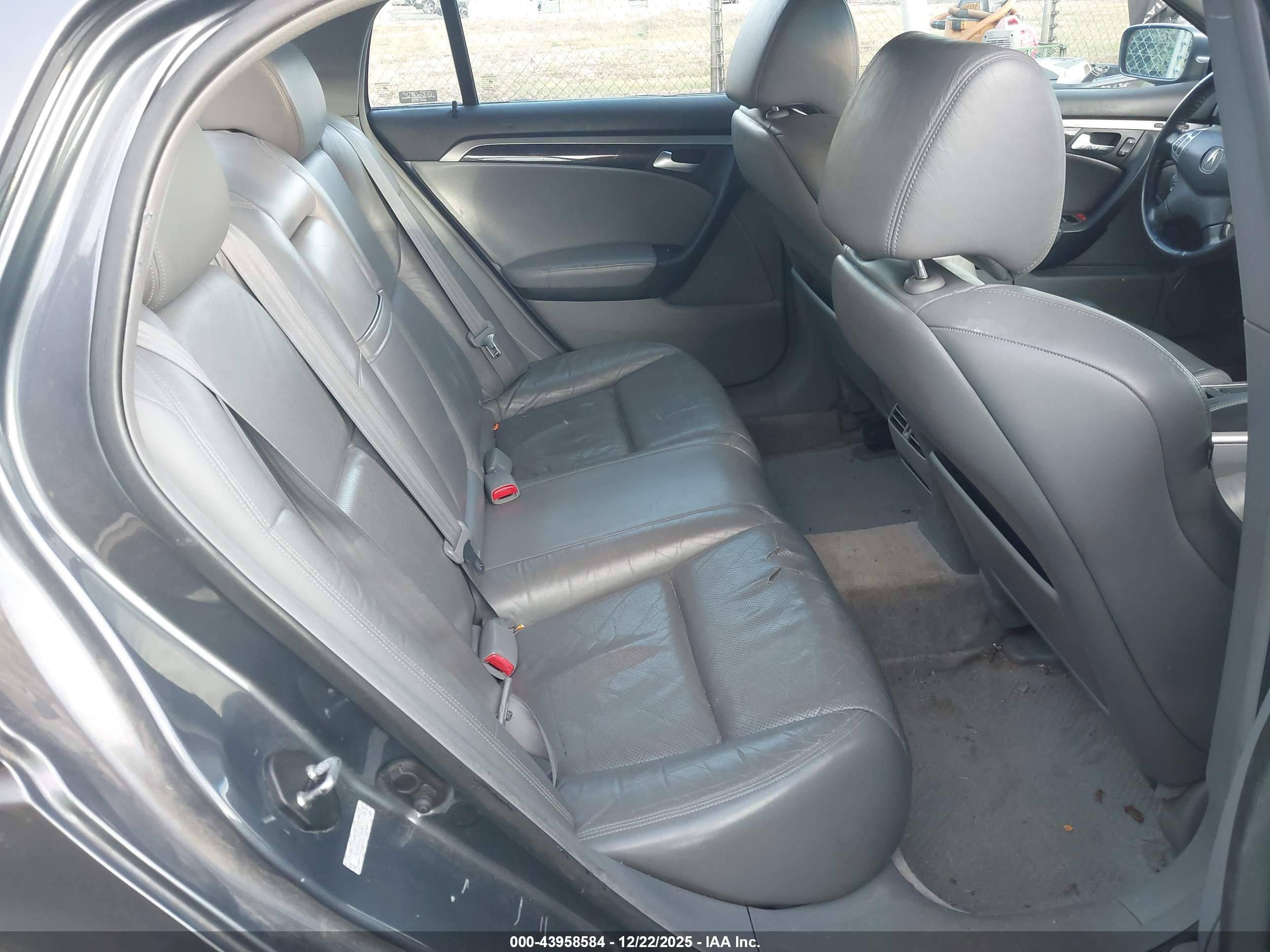ACURA TL image 8
