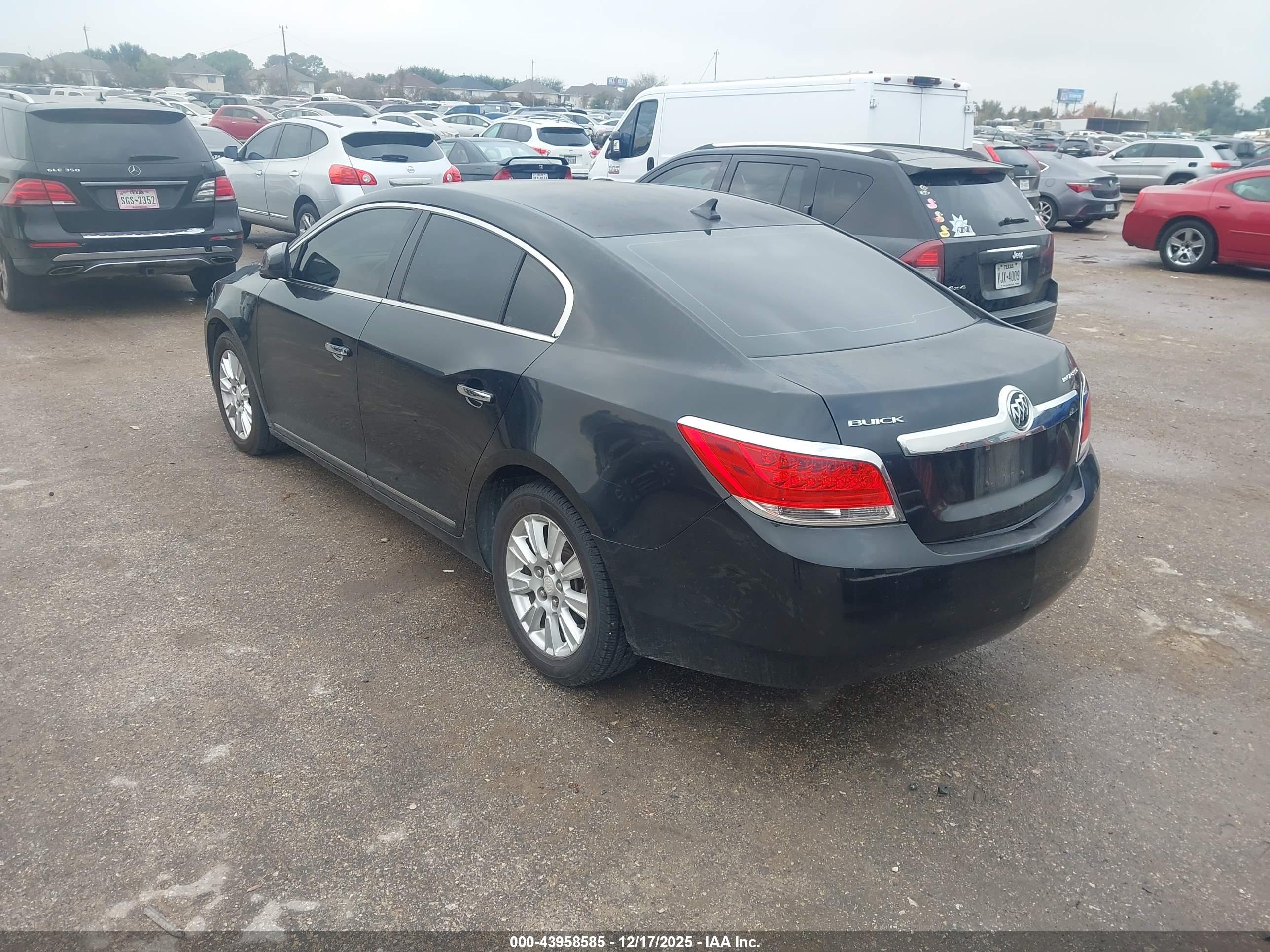 BUICK LACROSSE image 3