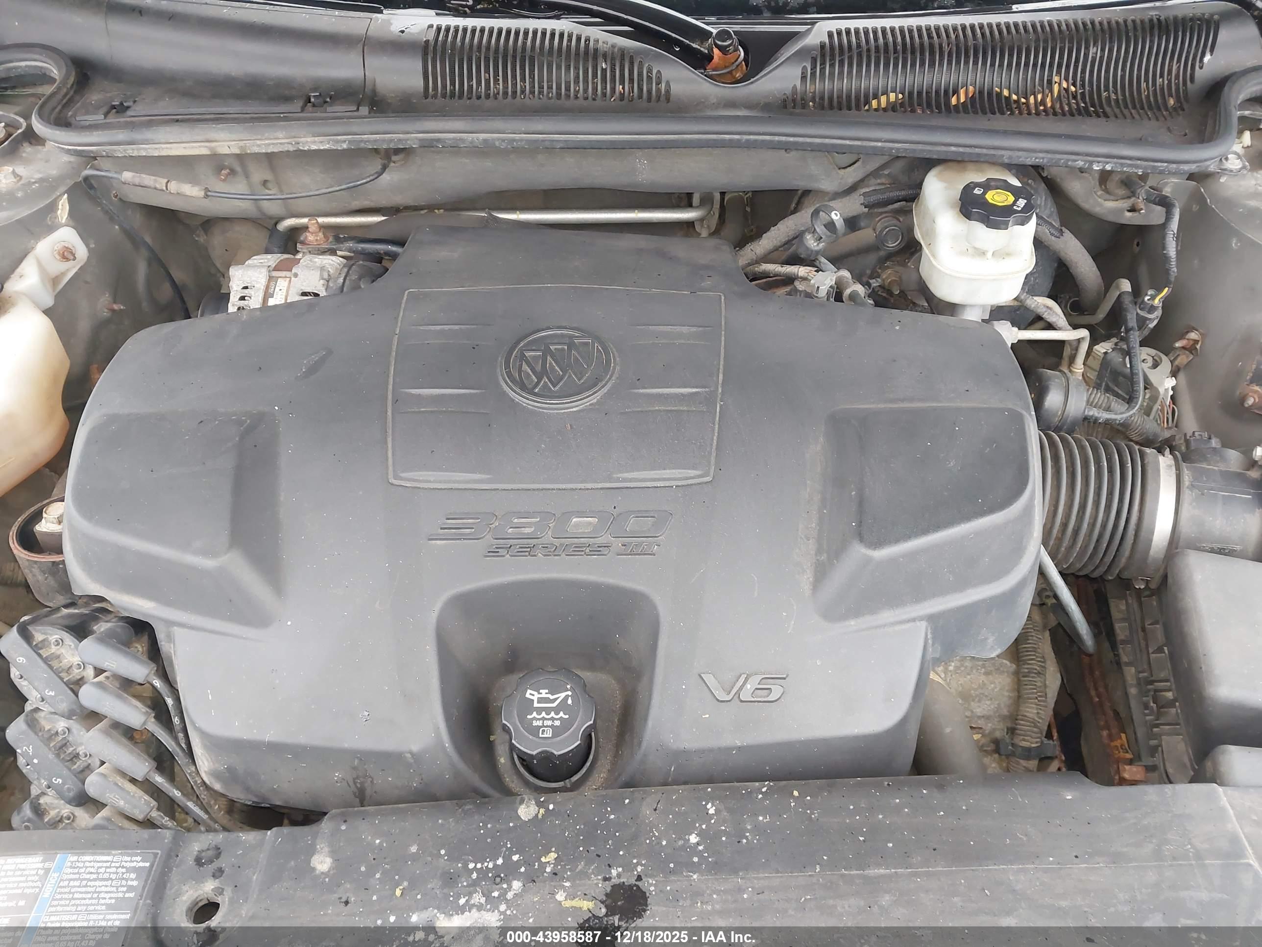 BUICK LUCERNE image 10