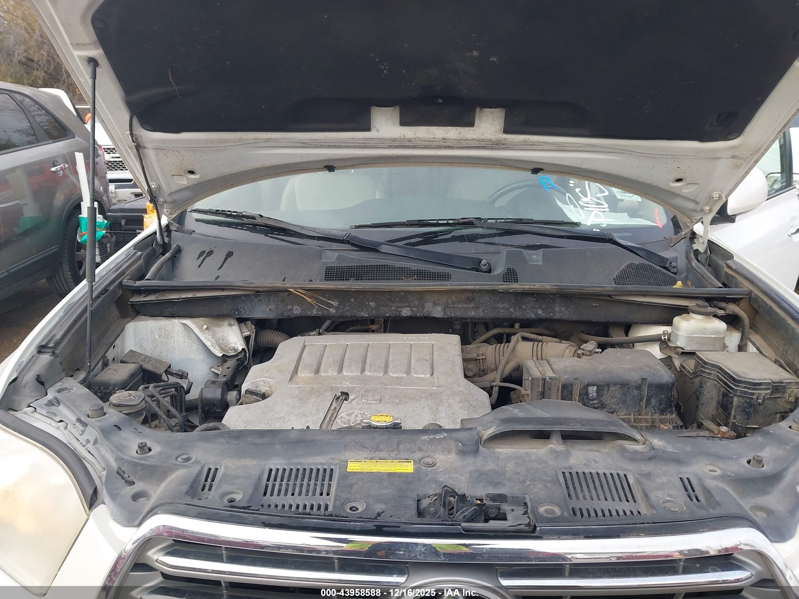 TOYOTA HIGHLANDER image 10