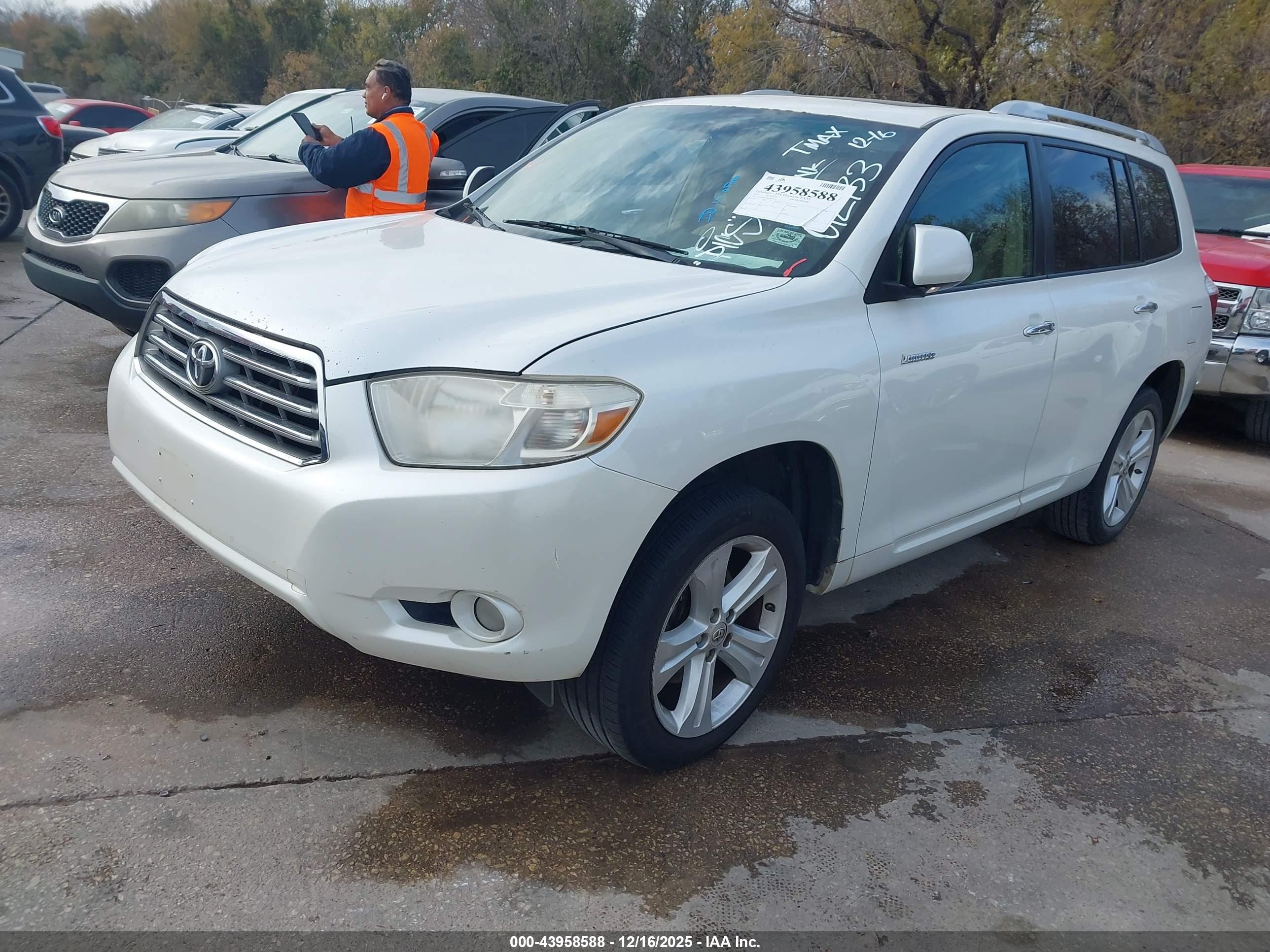 TOYOTA HIGHLANDER image 2