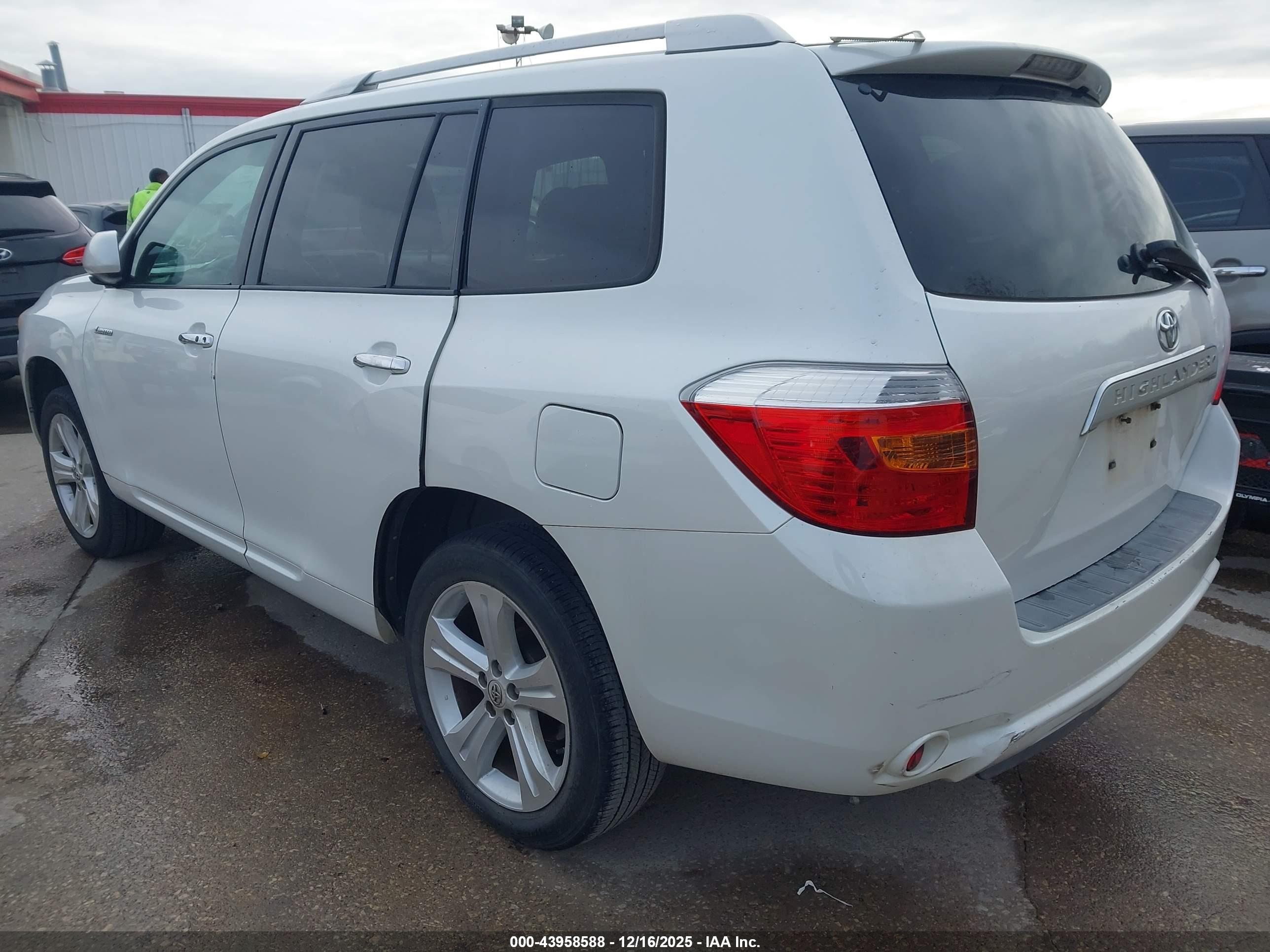 TOYOTA HIGHLANDER image 3