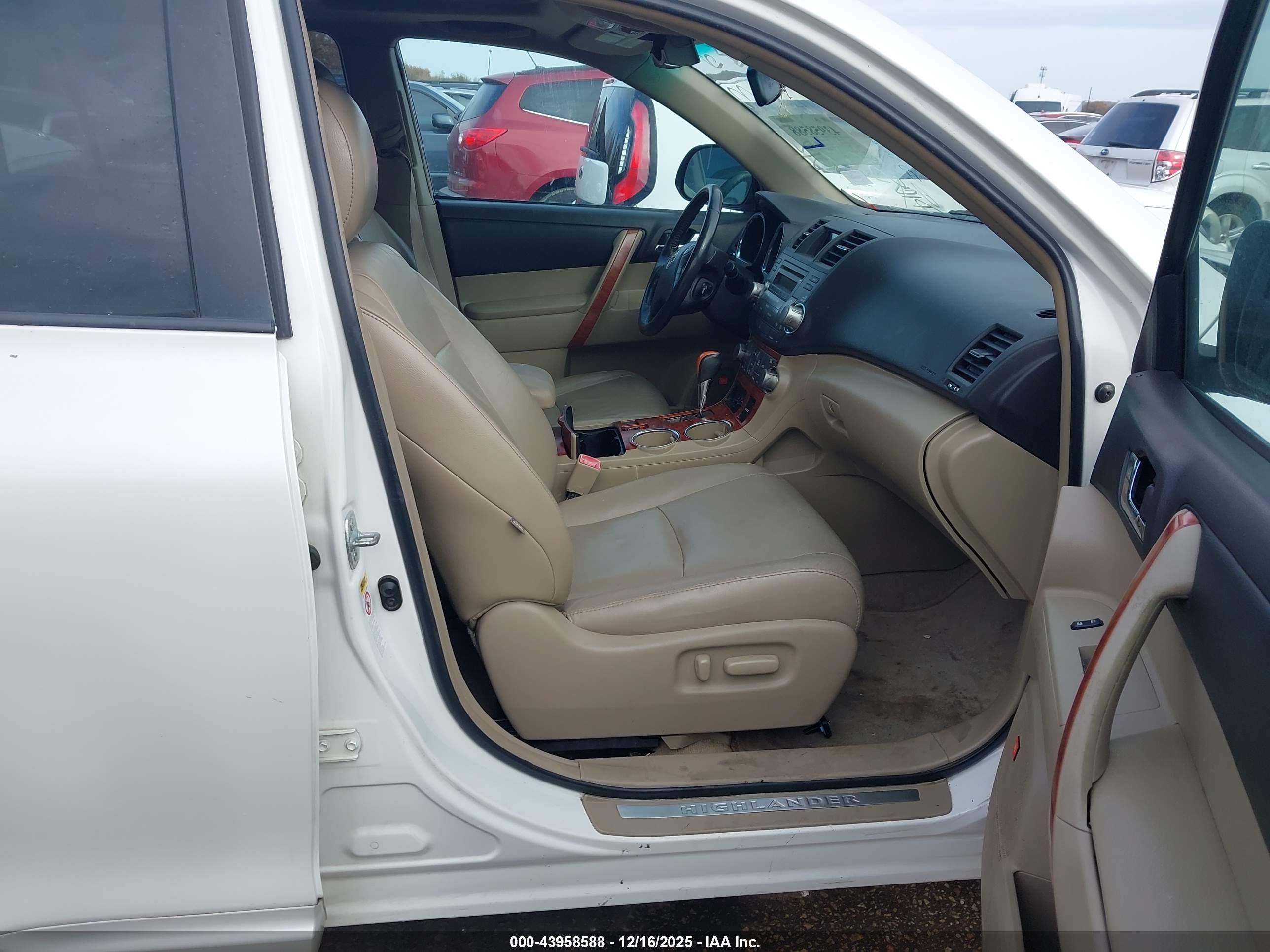 TOYOTA HIGHLANDER image 5