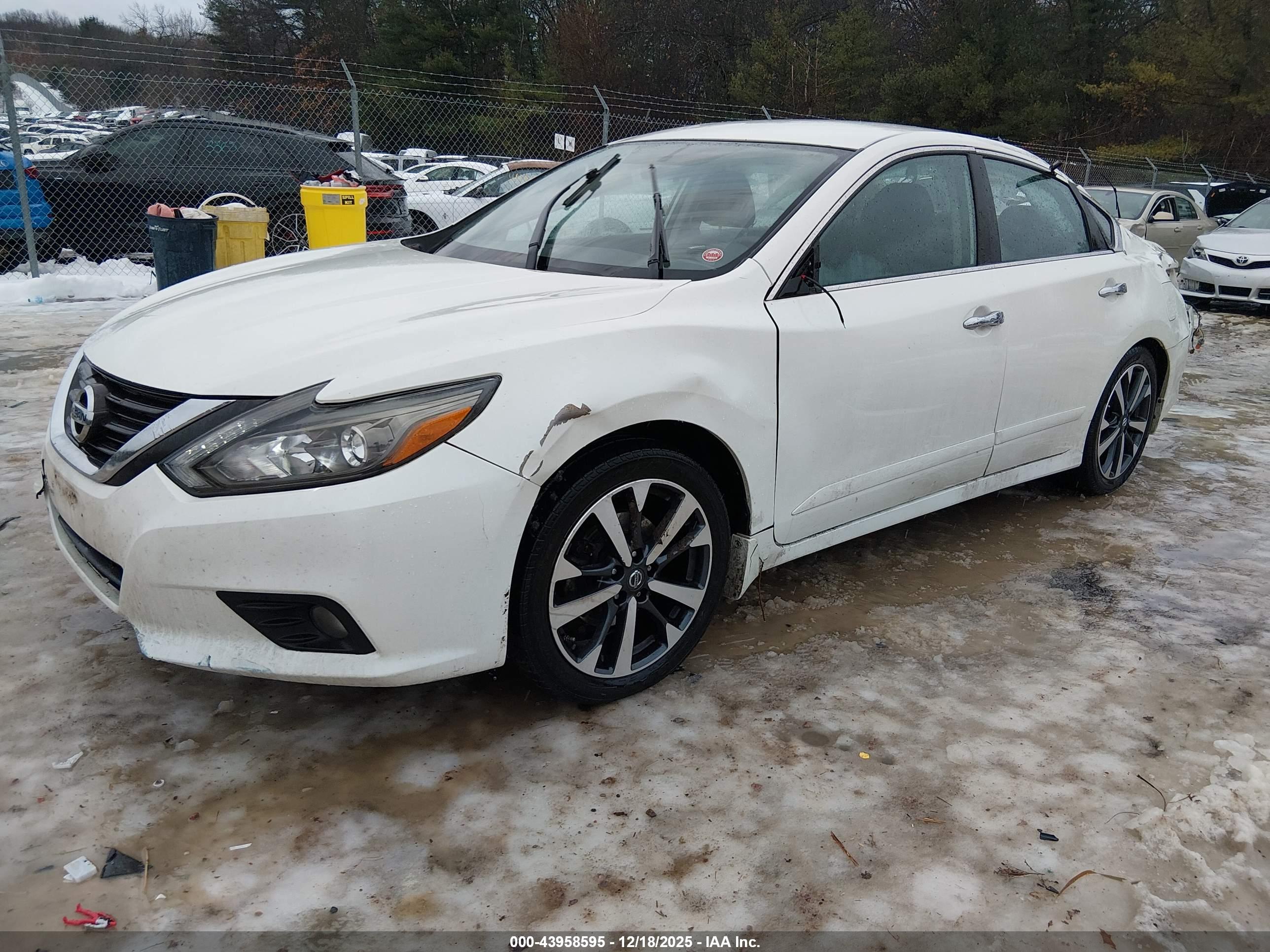 NISSAN ALTIMA image 2