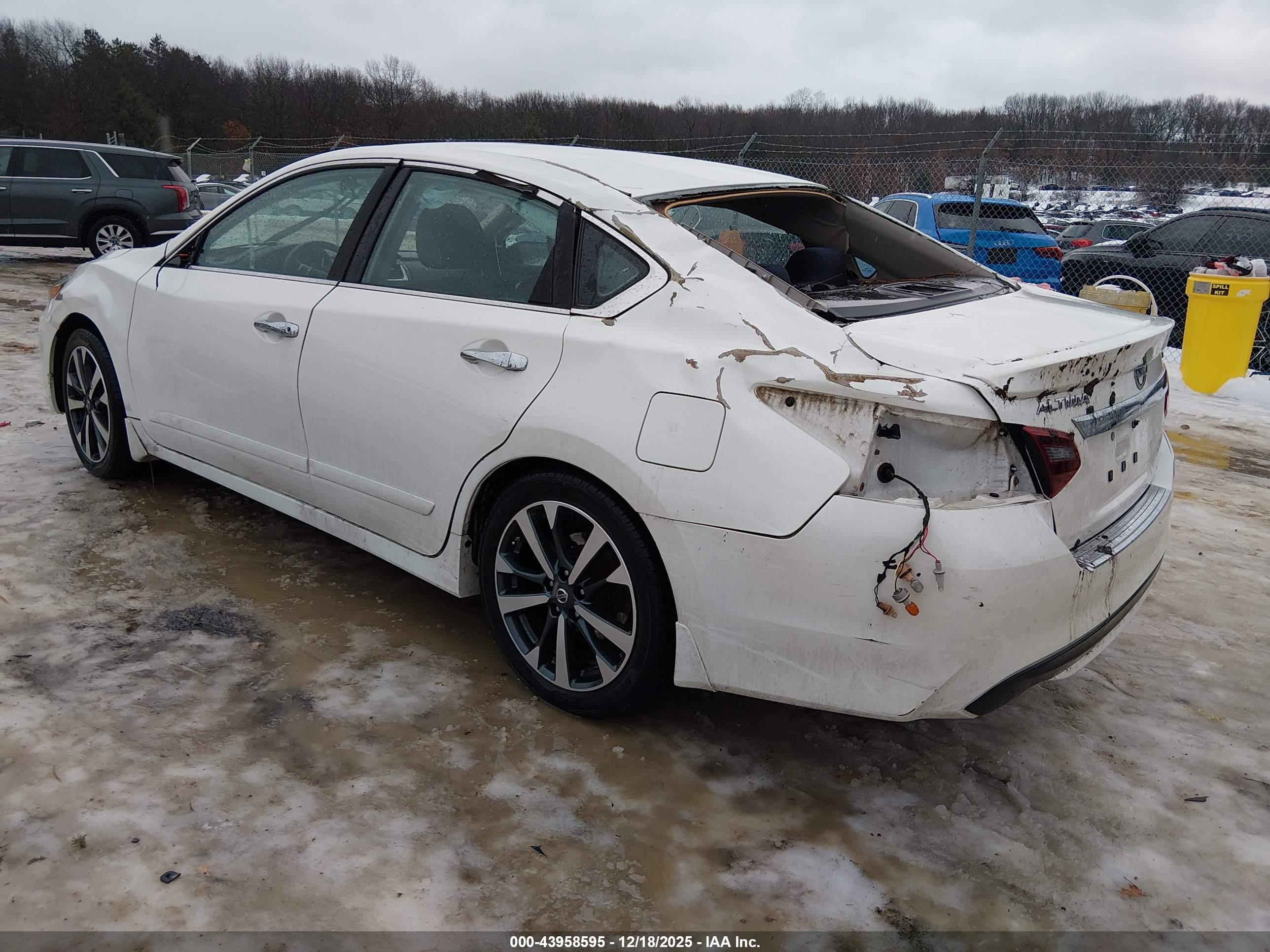 NISSAN ALTIMA image 3