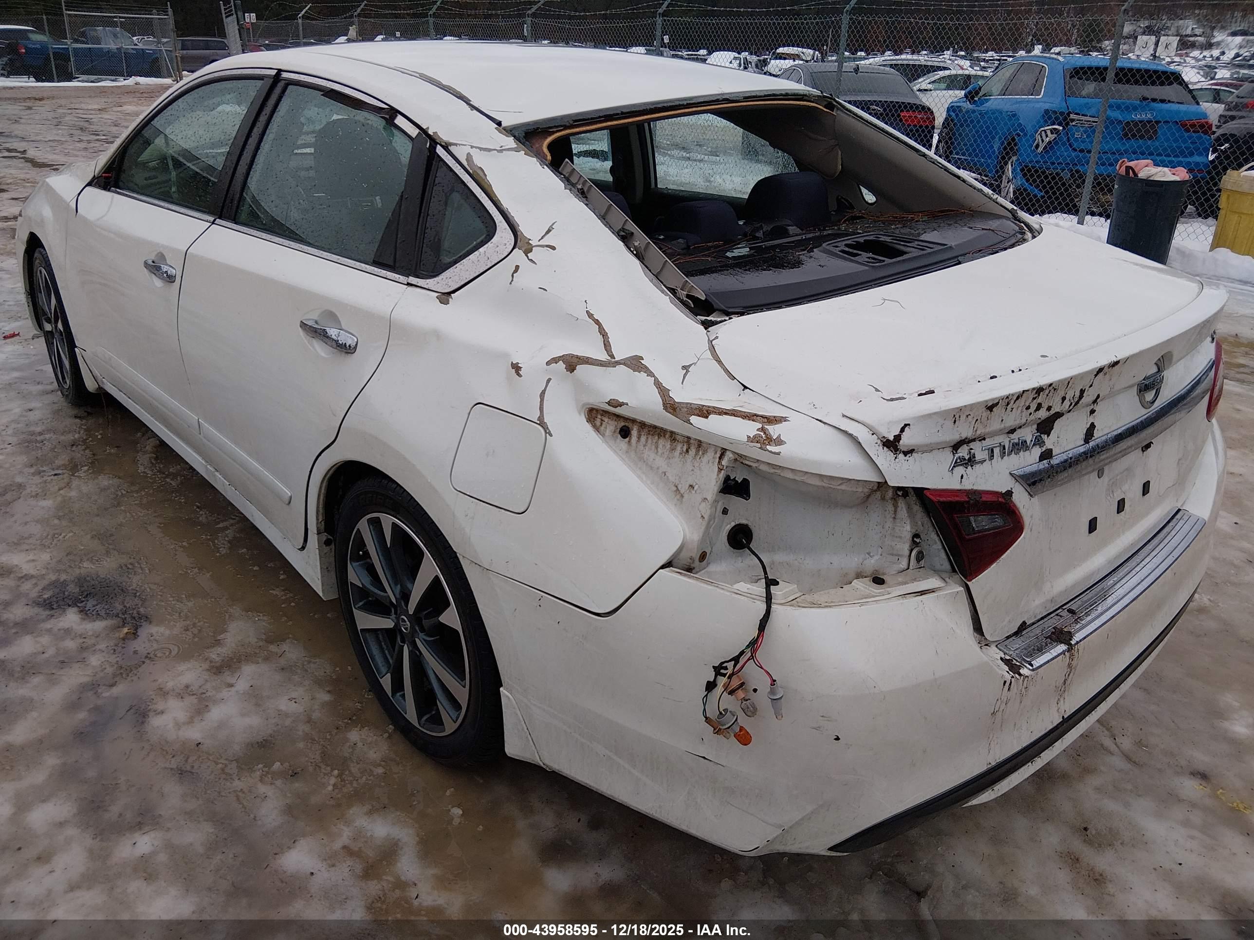 NISSAN ALTIMA image 6