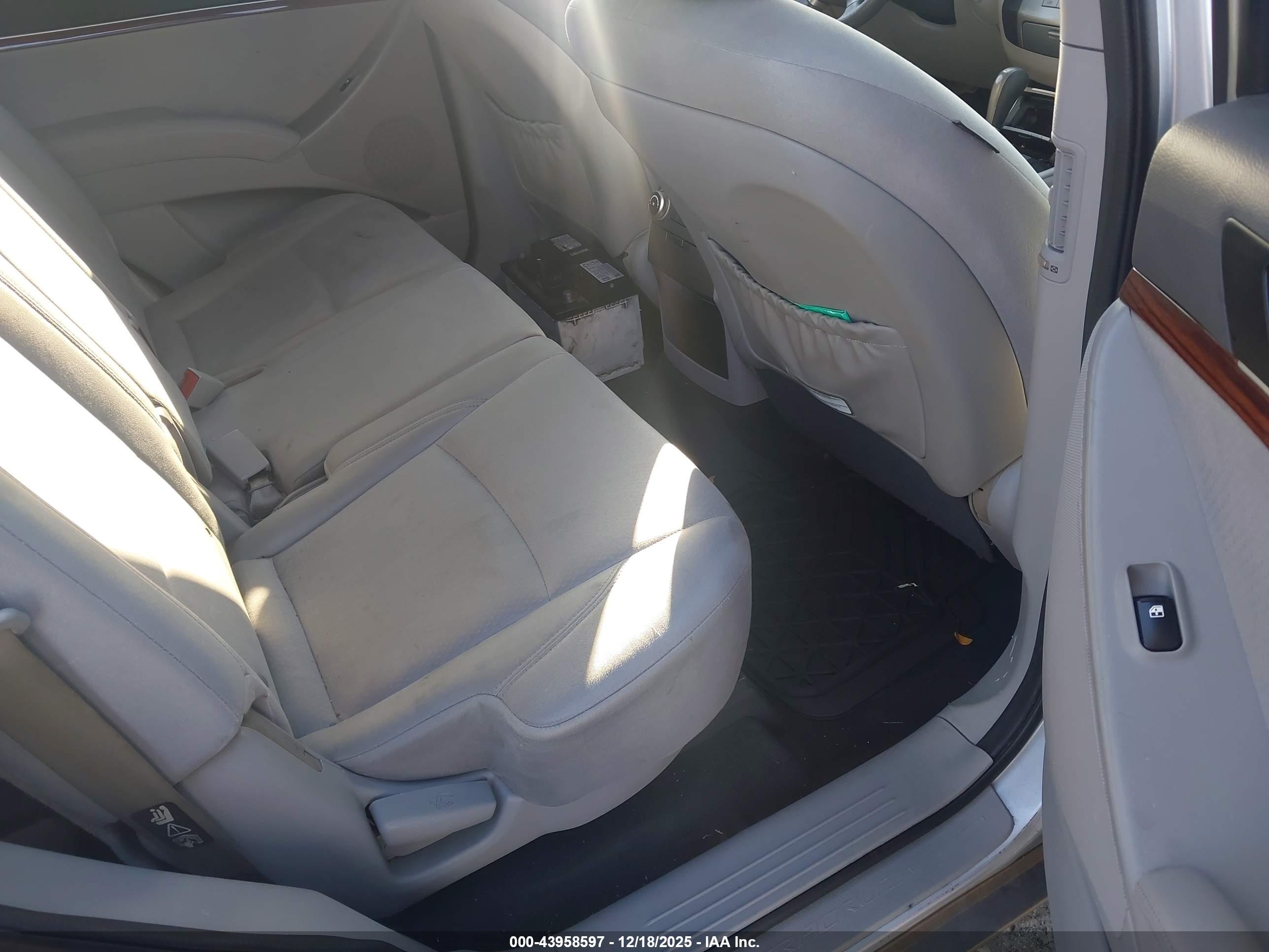 HYUNDAI VERACRUZ image 8