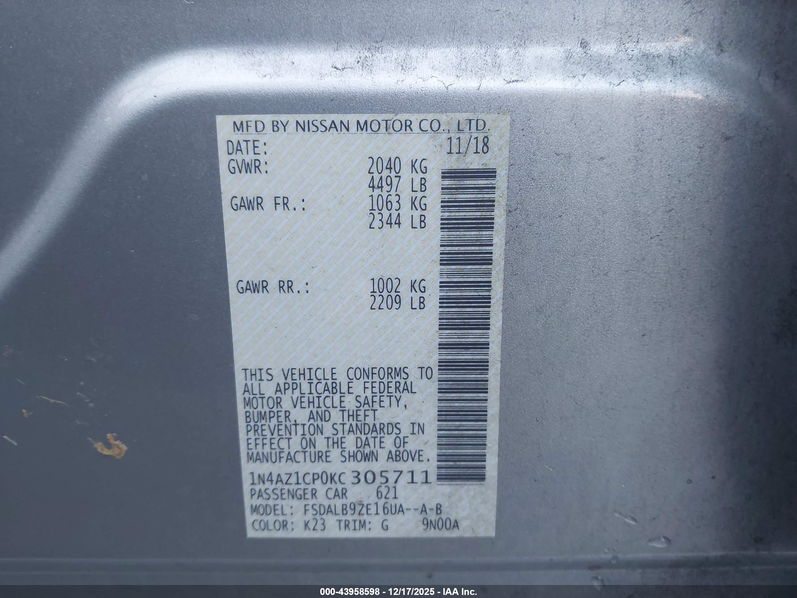 NISSAN LEAF image 9