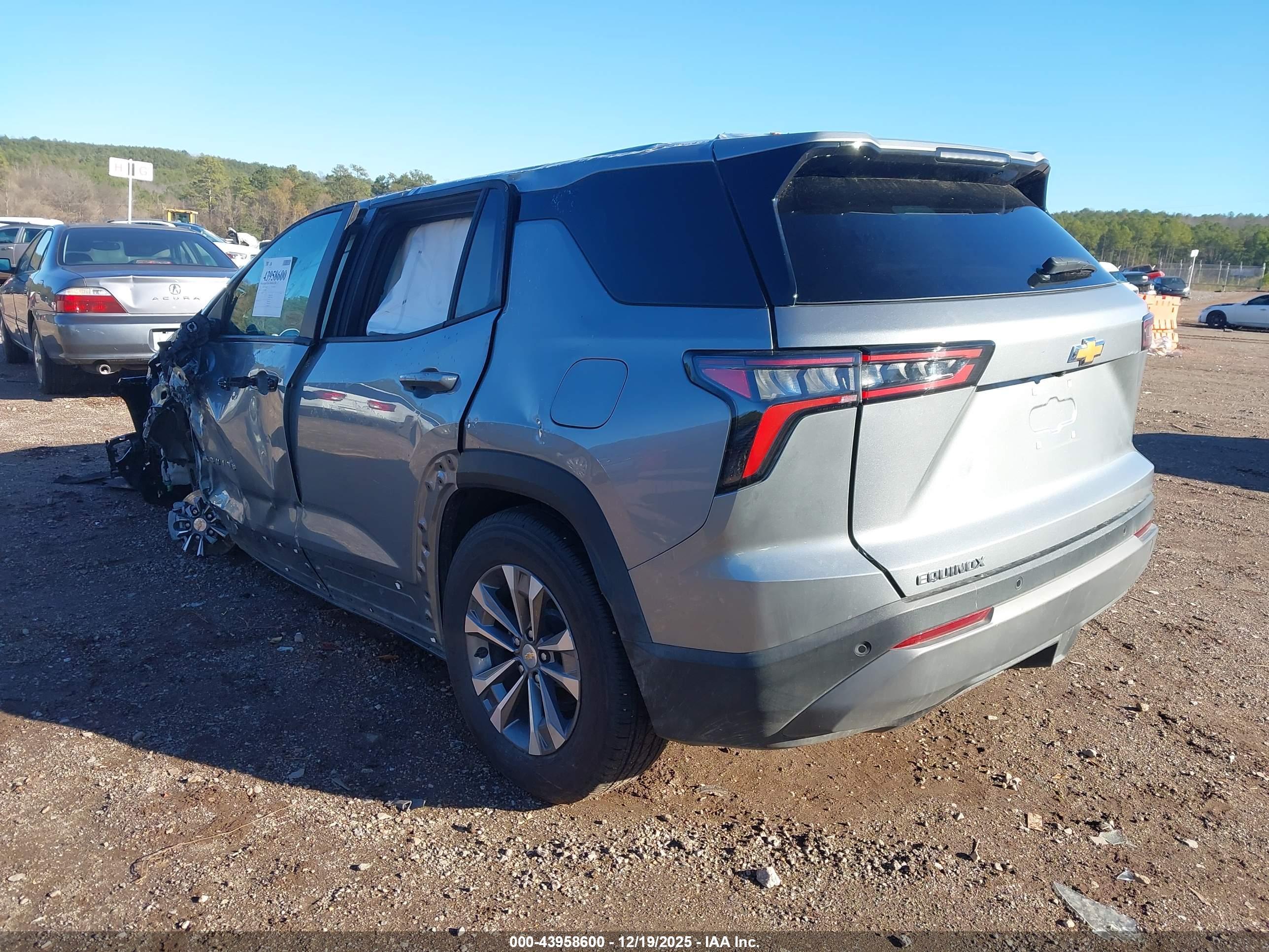 CHEVROLET EQUINOX image 3