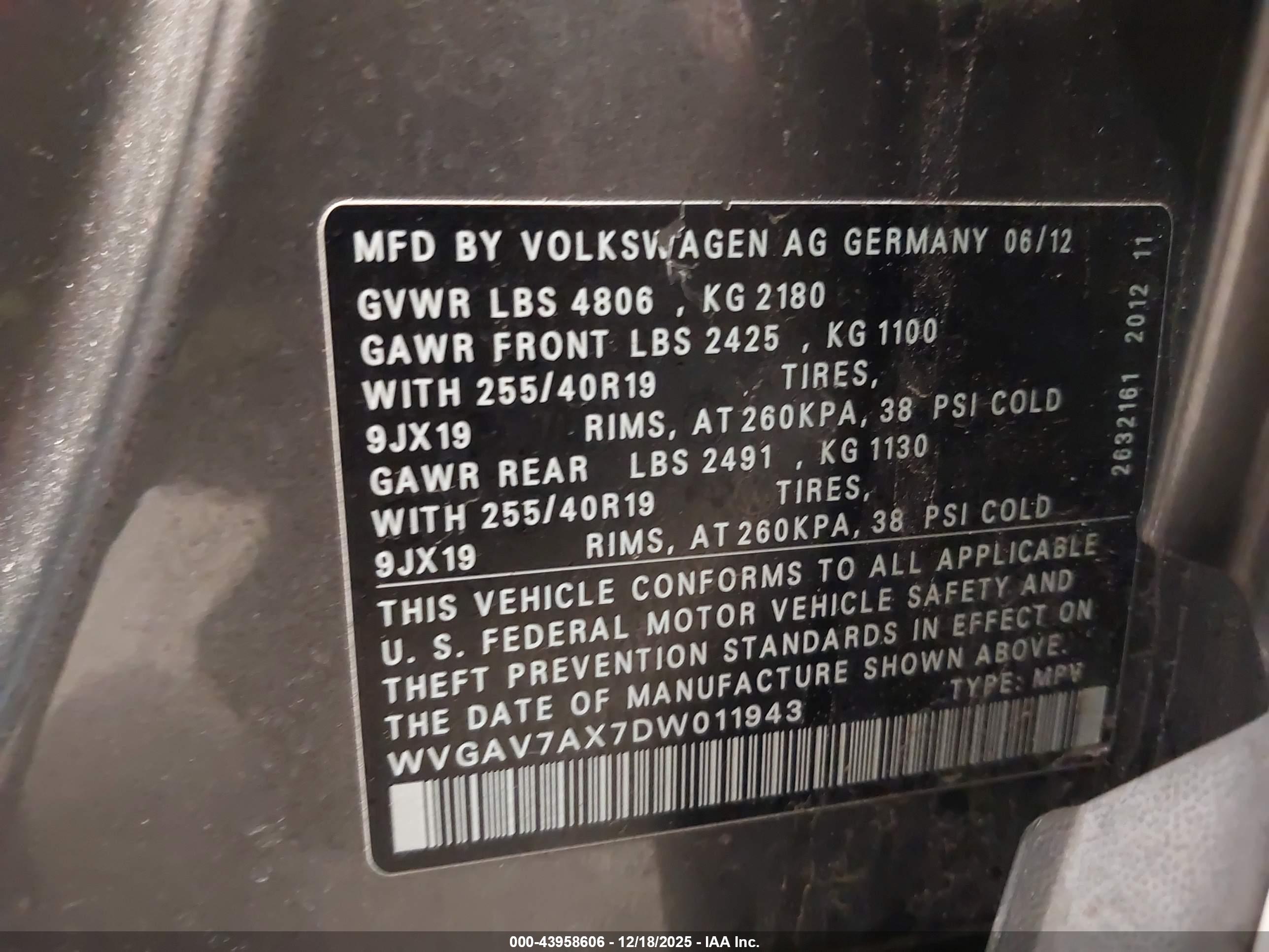 VOLKSWAGEN TIGUAN image 9