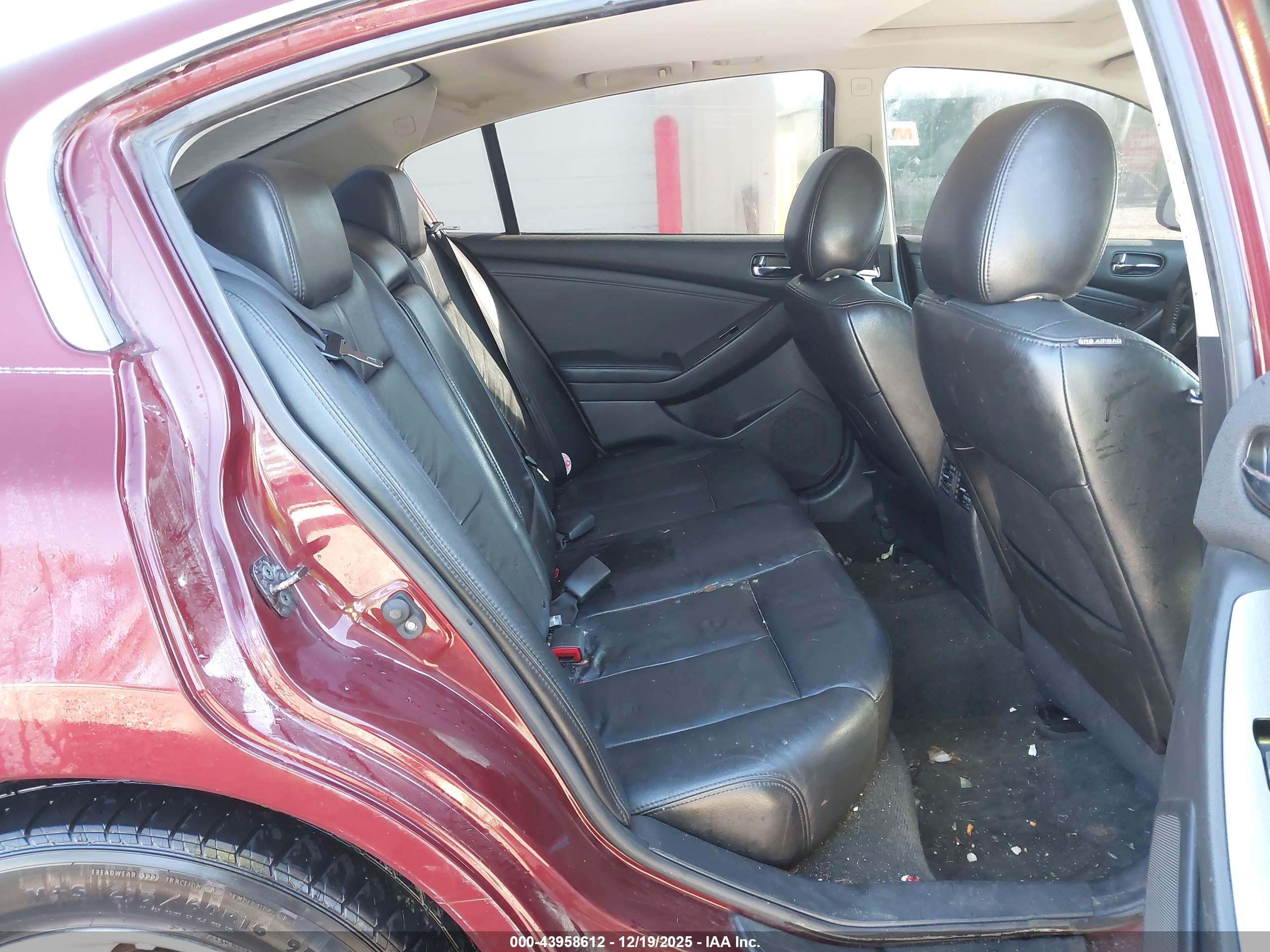 NISSAN ALTIMA image 8