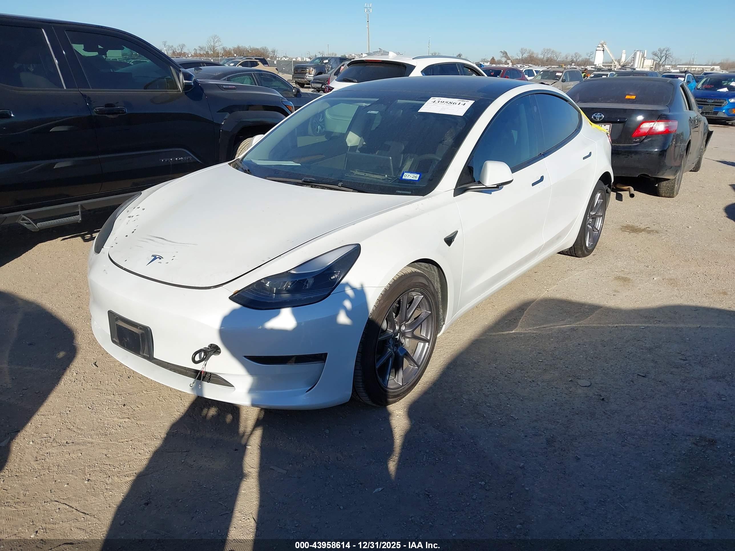 TESLA MODEL image 2
