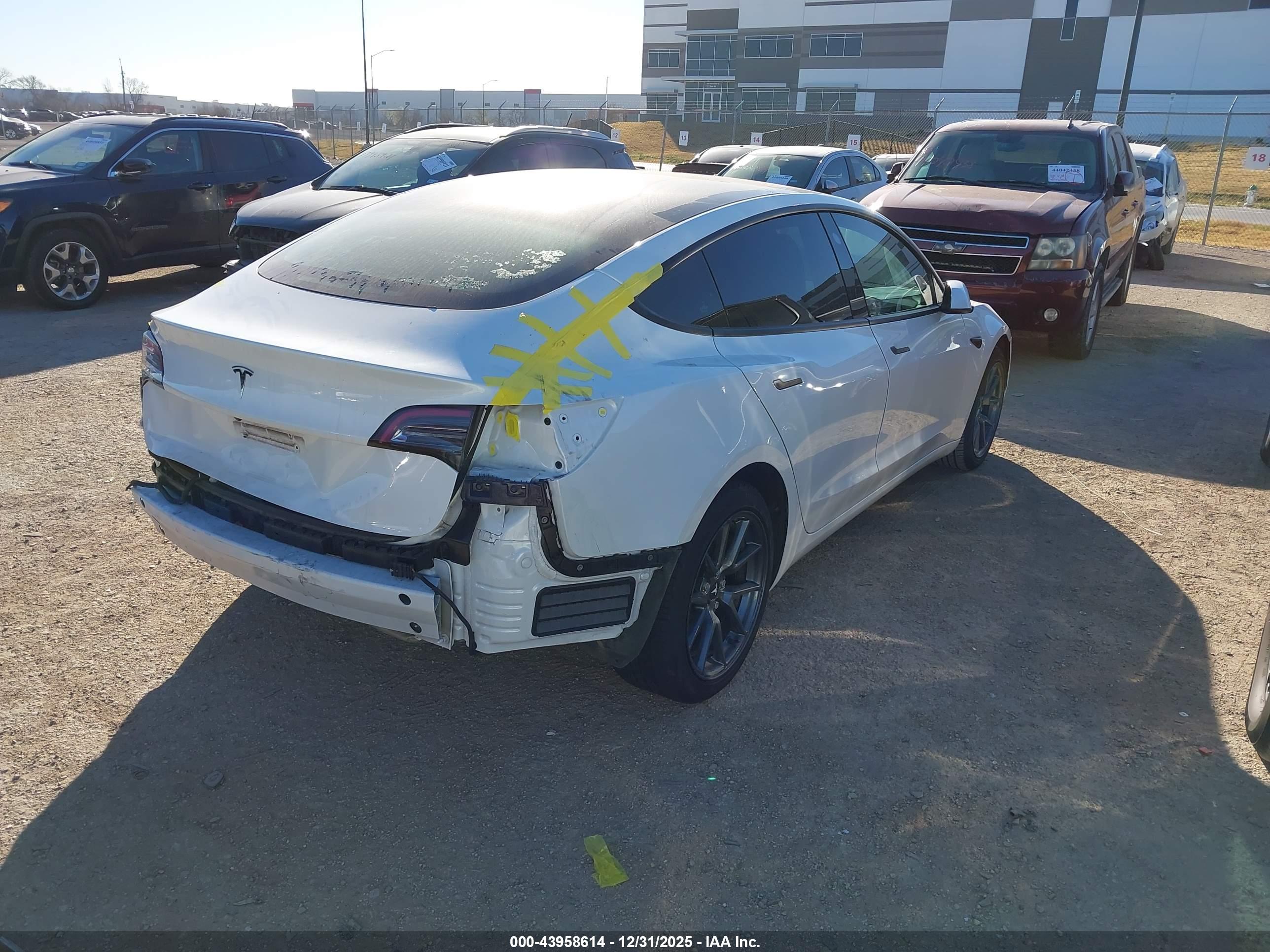 TESLA MODEL image 4
