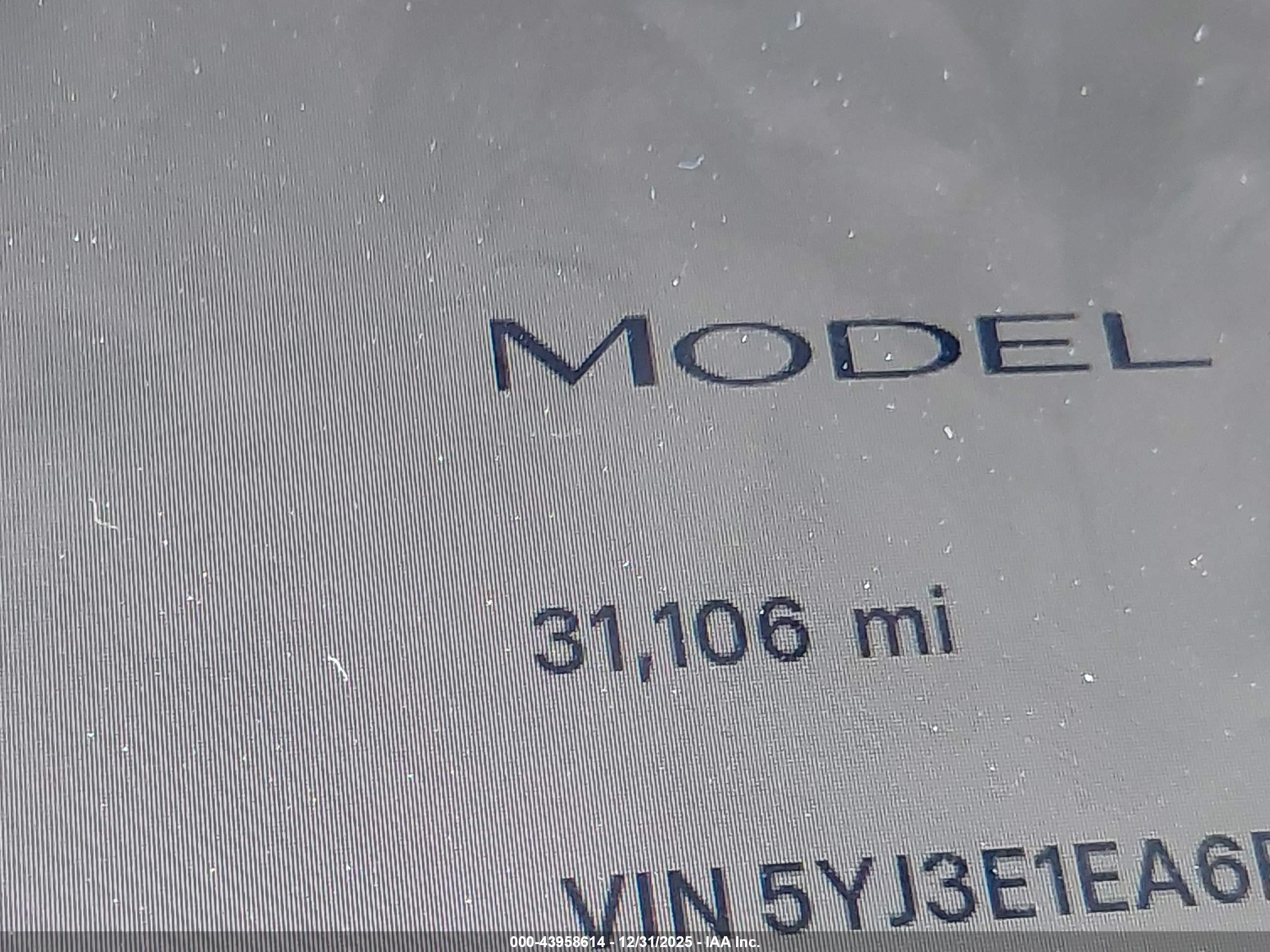 TESLA MODEL image 7