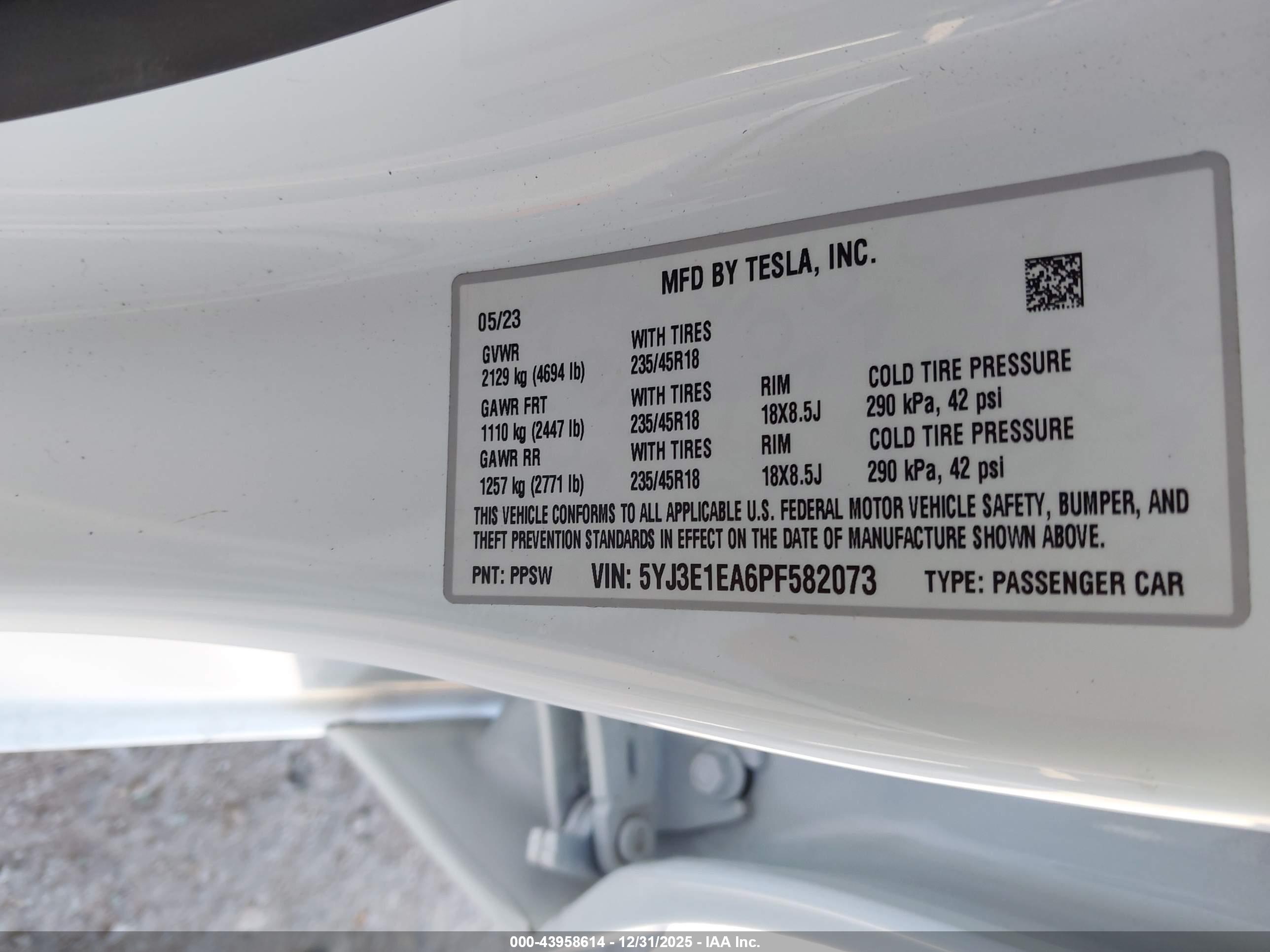 TESLA MODEL image 9