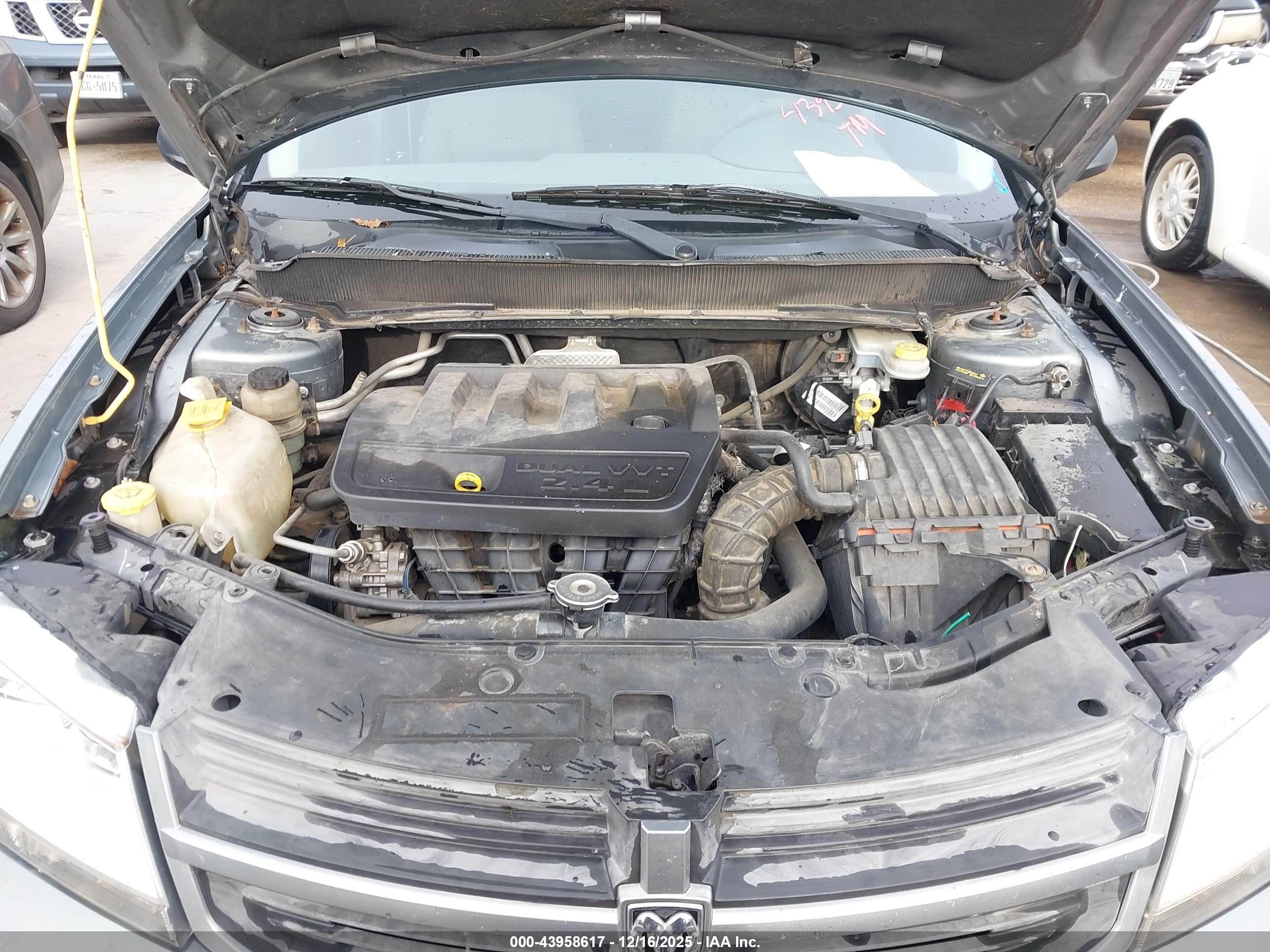 DODGE AVENGER image 10