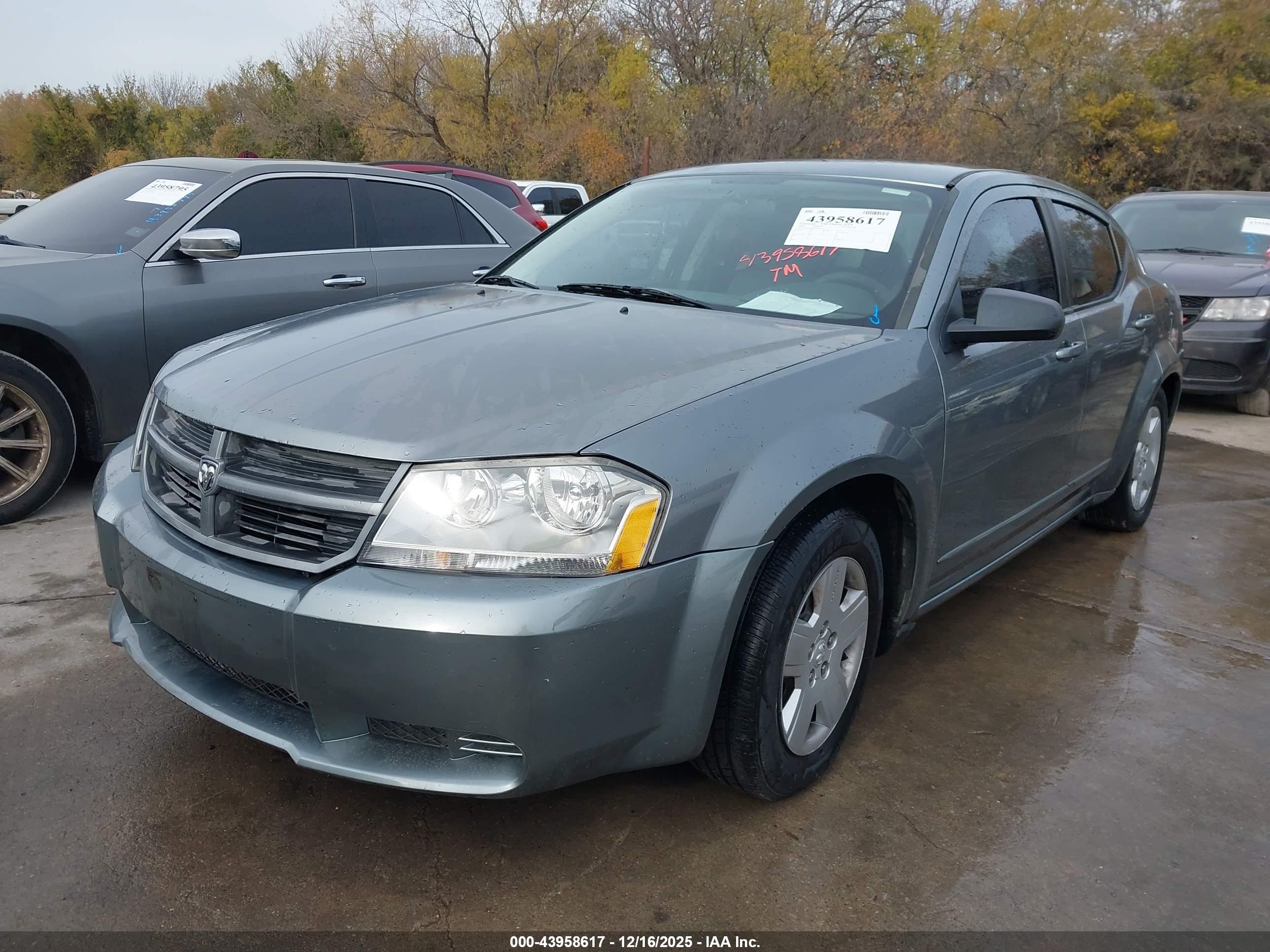 DODGE AVENGER image 2
