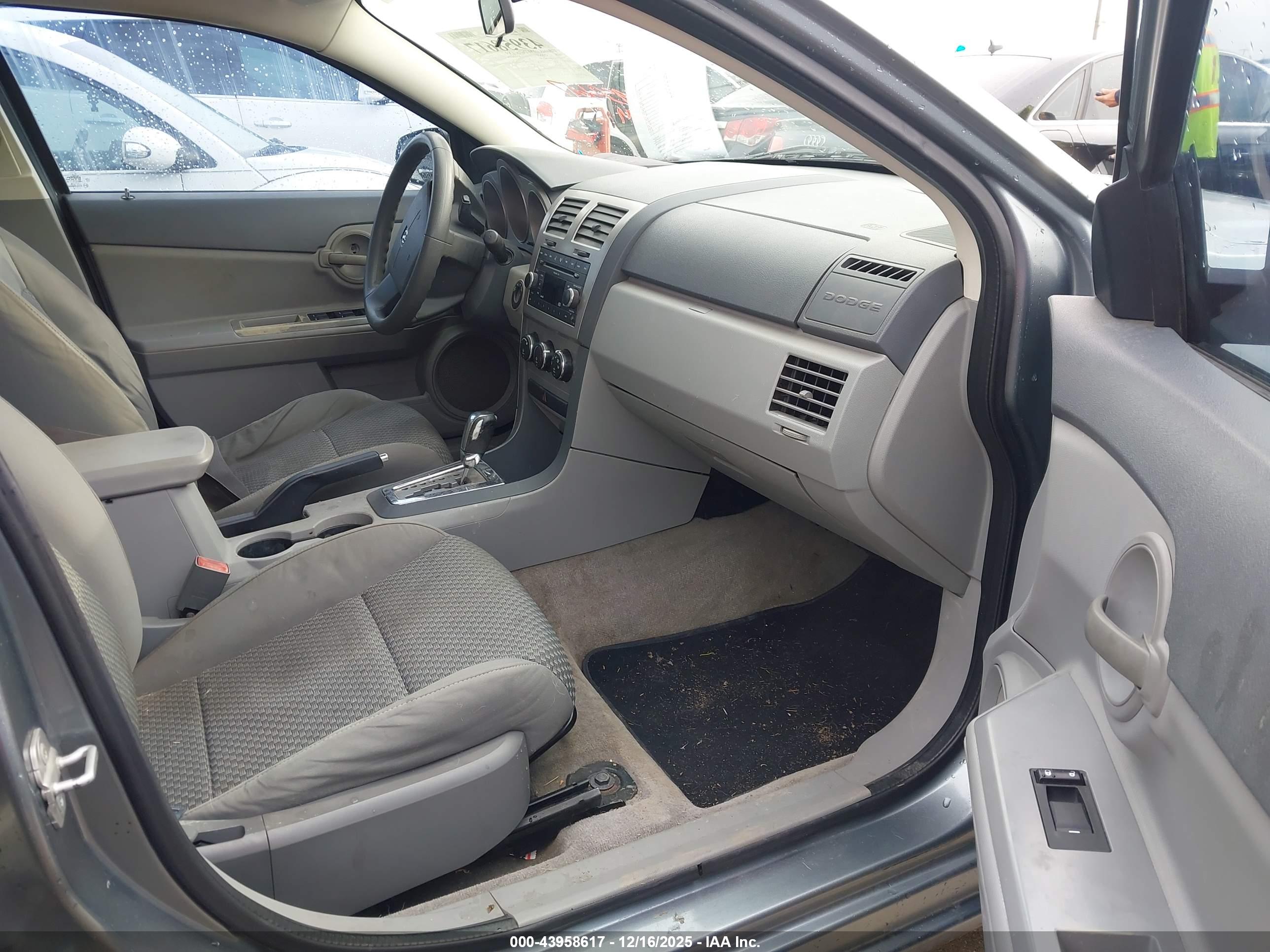 DODGE AVENGER image 5