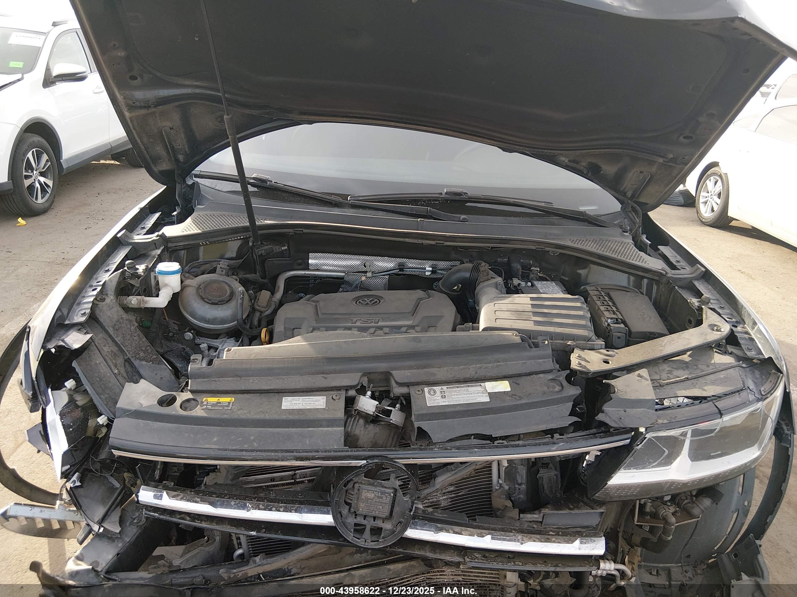 VOLKSWAGEN TIGUAN image 10