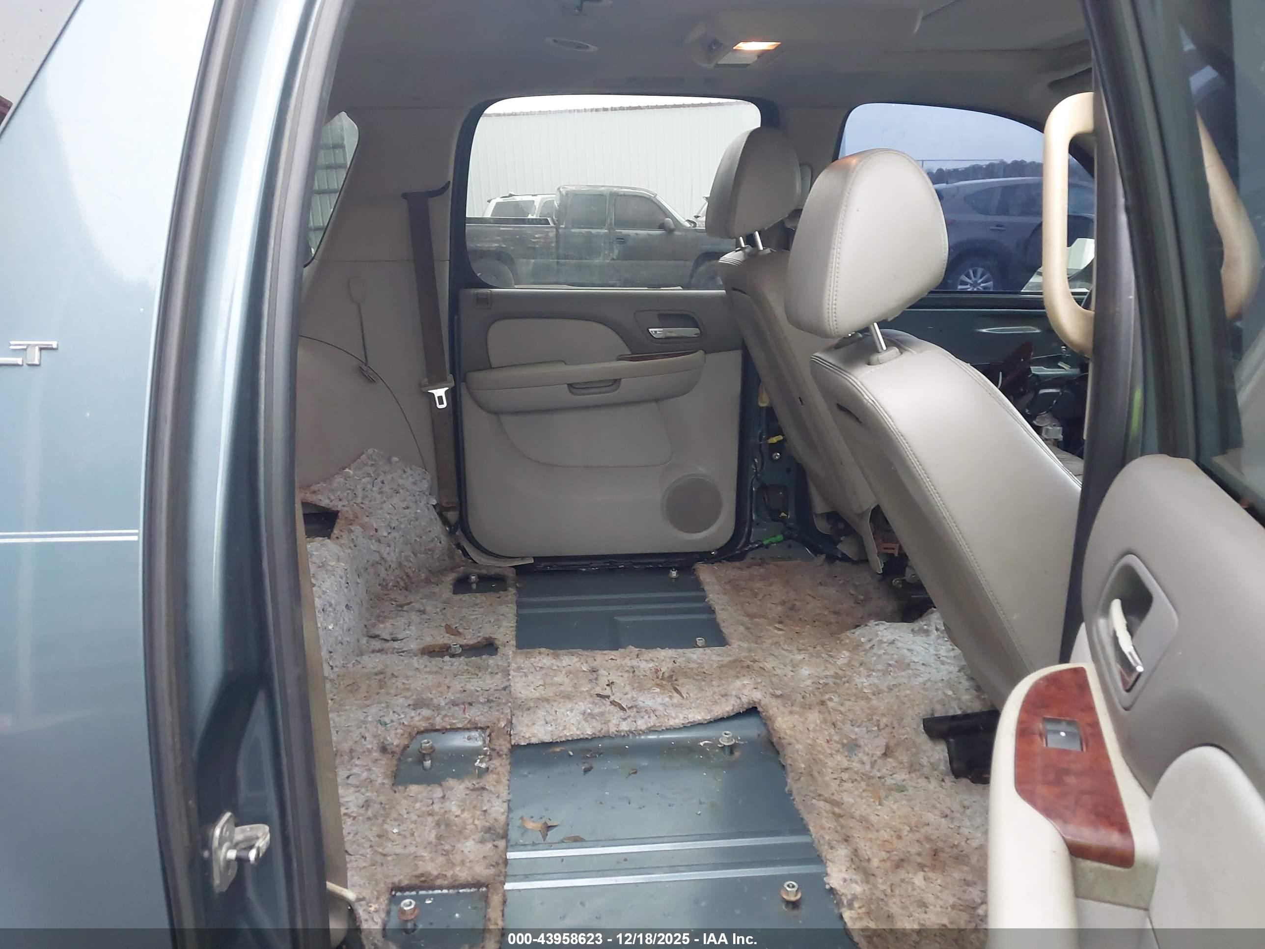 GMC YUKON image 8