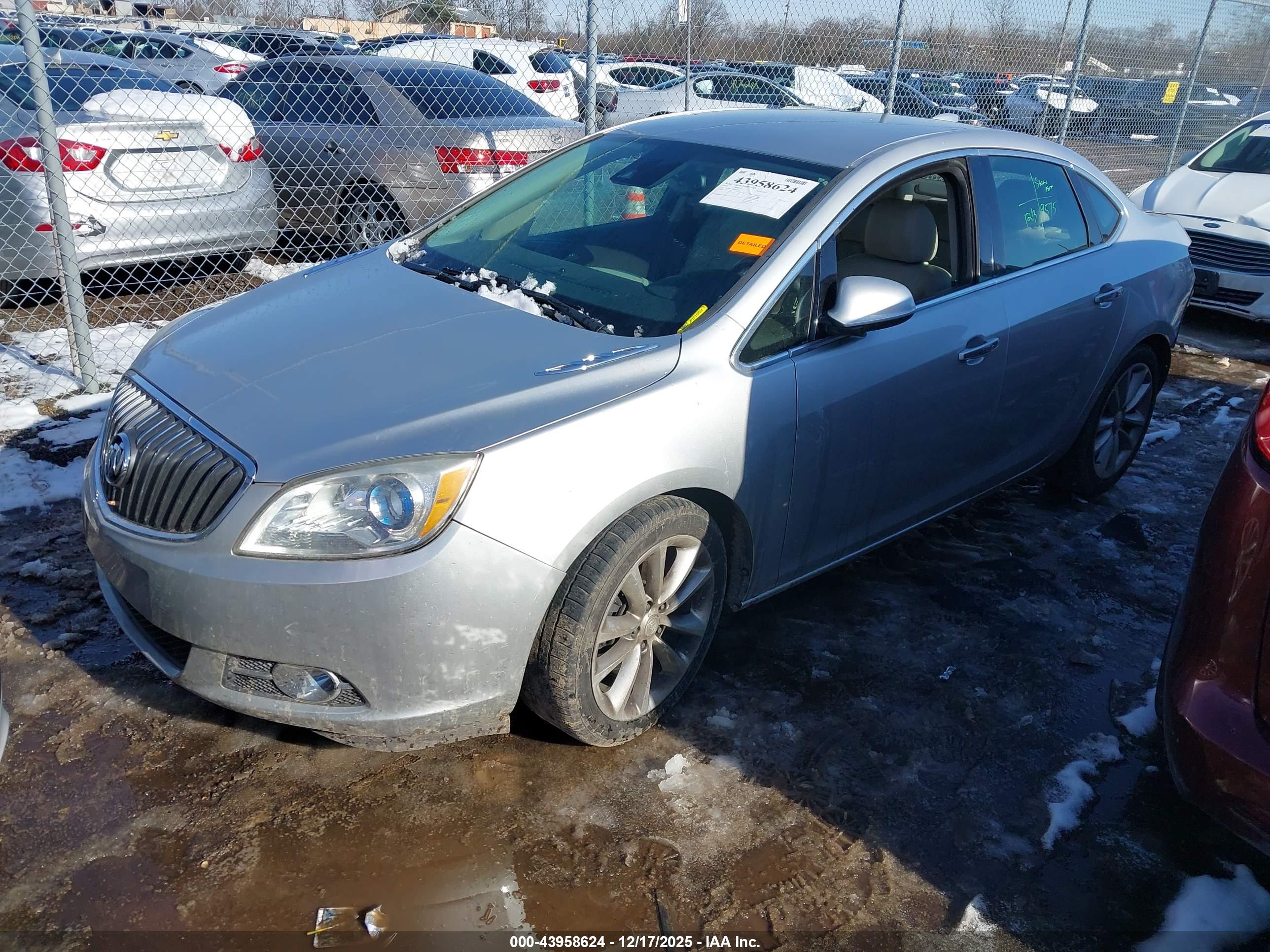 BUICK VERANO image 2