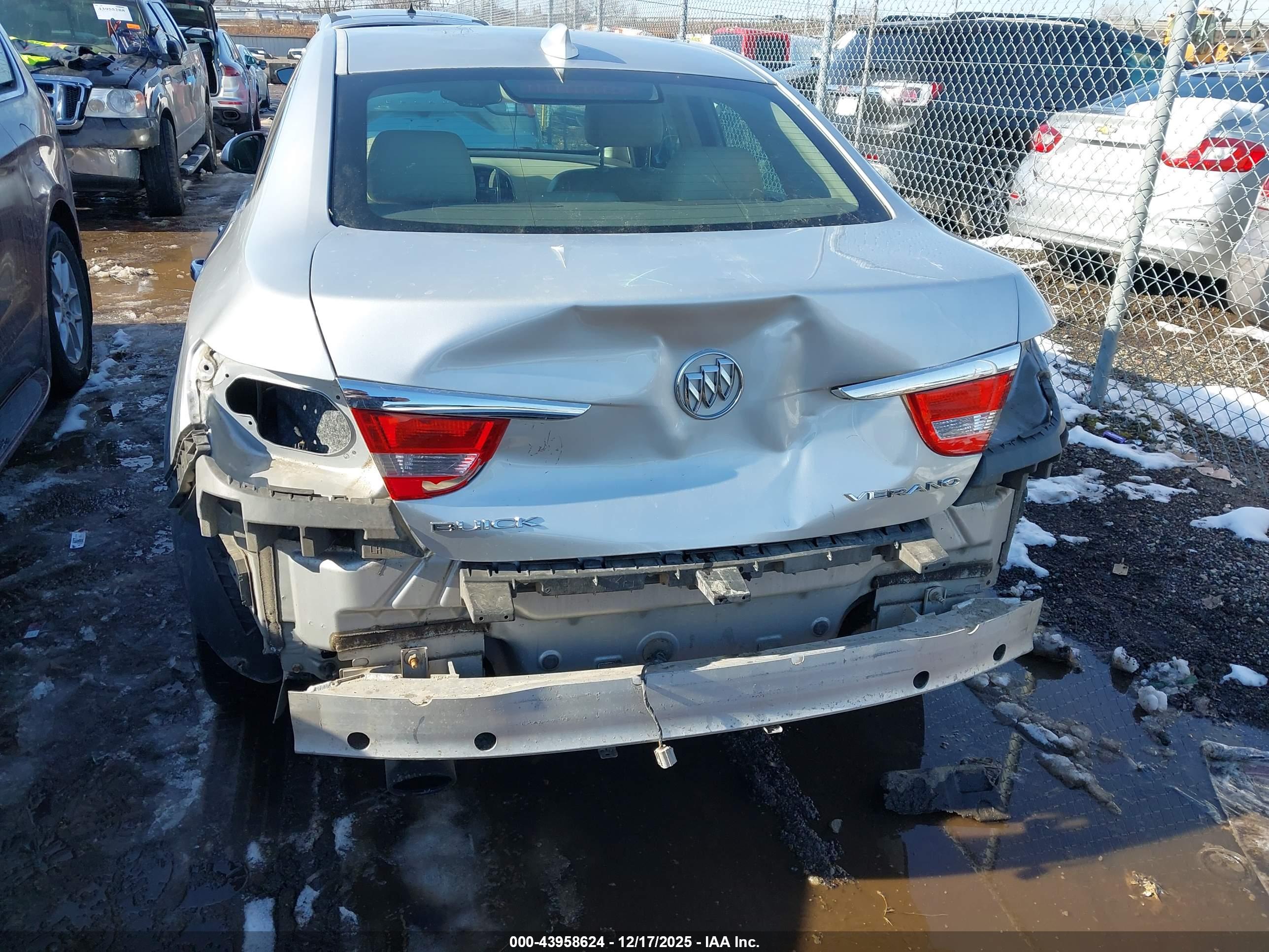 BUICK VERANO image 6
