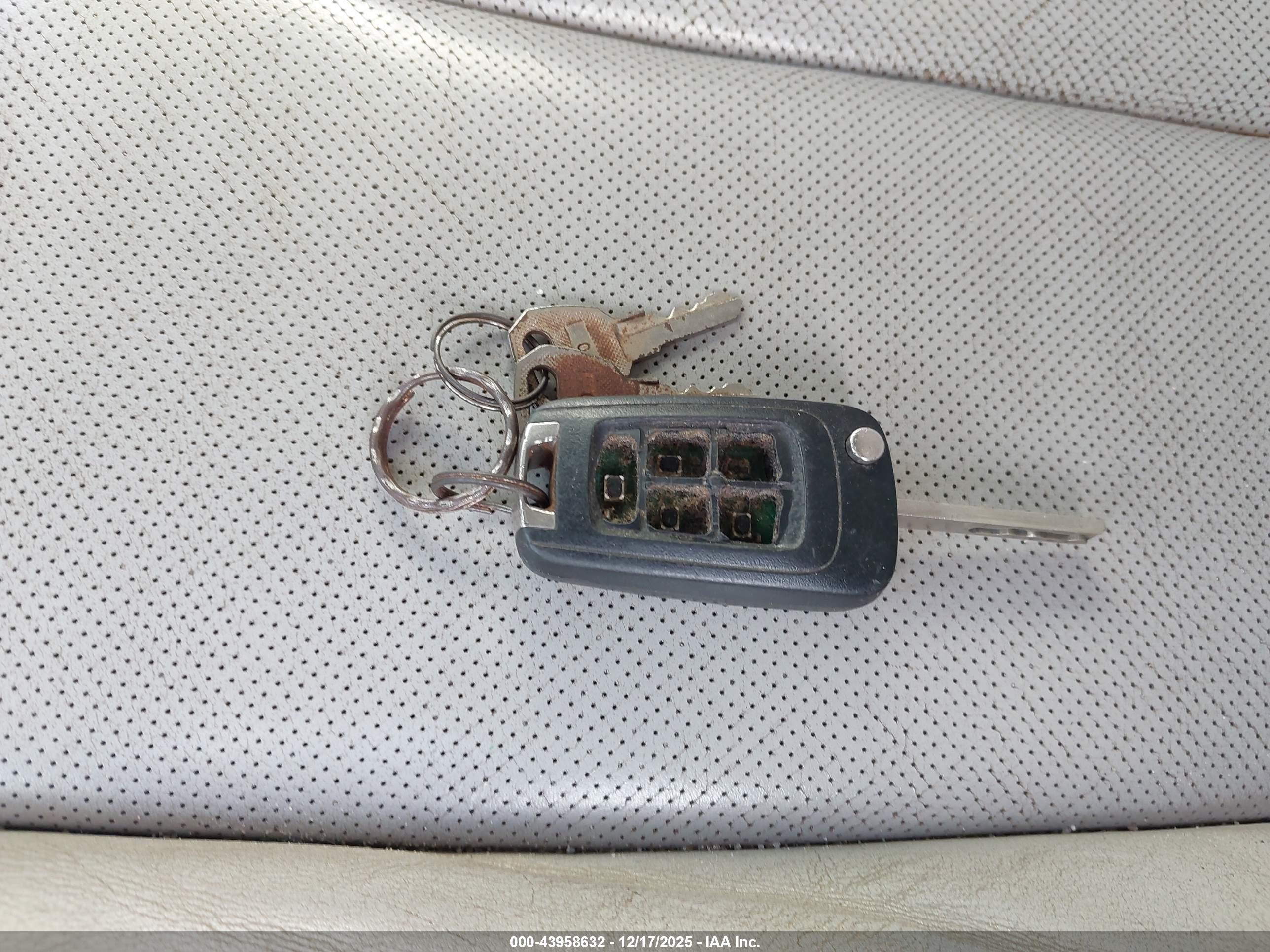 CHEVROLET EQUINOX image 11