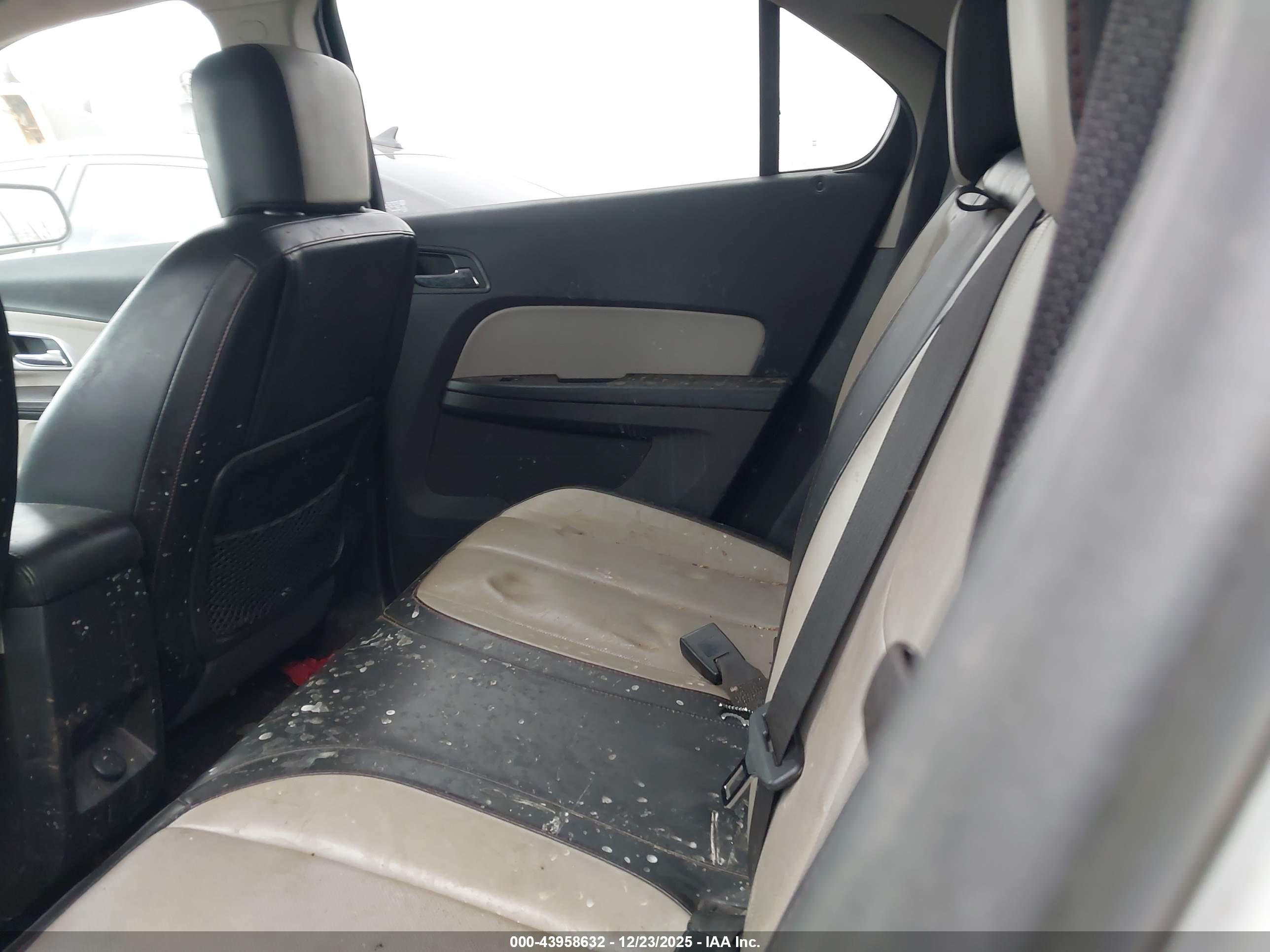 CHEVROLET EQUINOX image 8