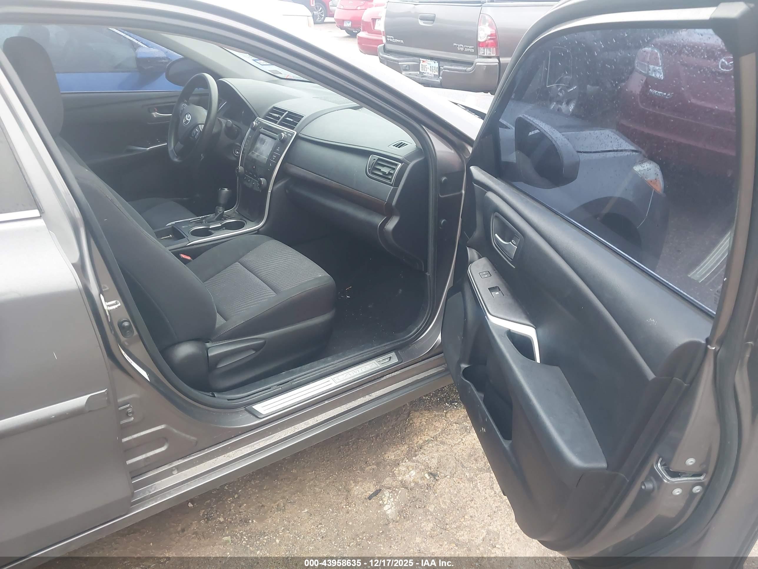 TOYOTA CAMRY image 5
