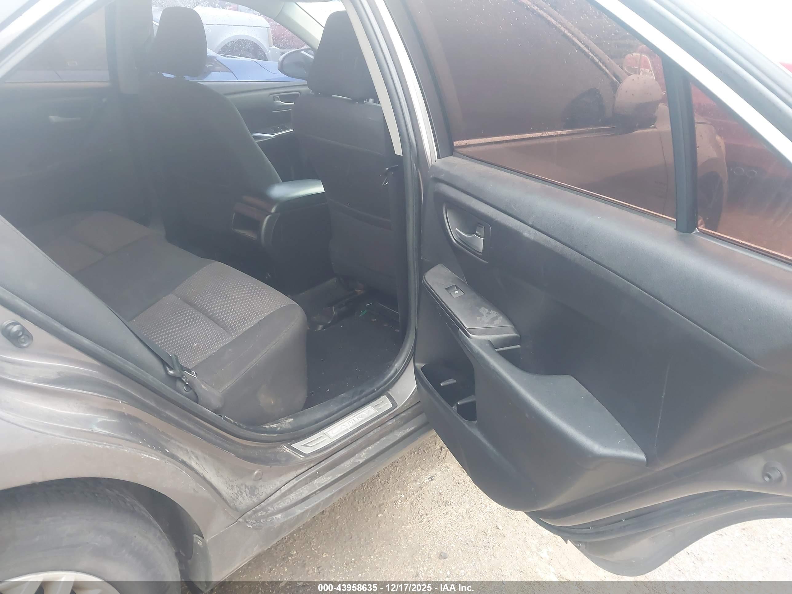TOYOTA CAMRY image 8
